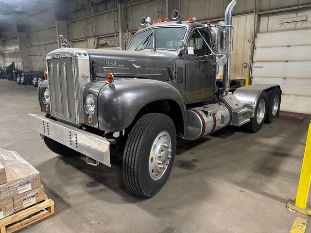 1999 (unverified) Mack Other 6x4 T/A Day Cab Truck Tractor (Glider Kit)