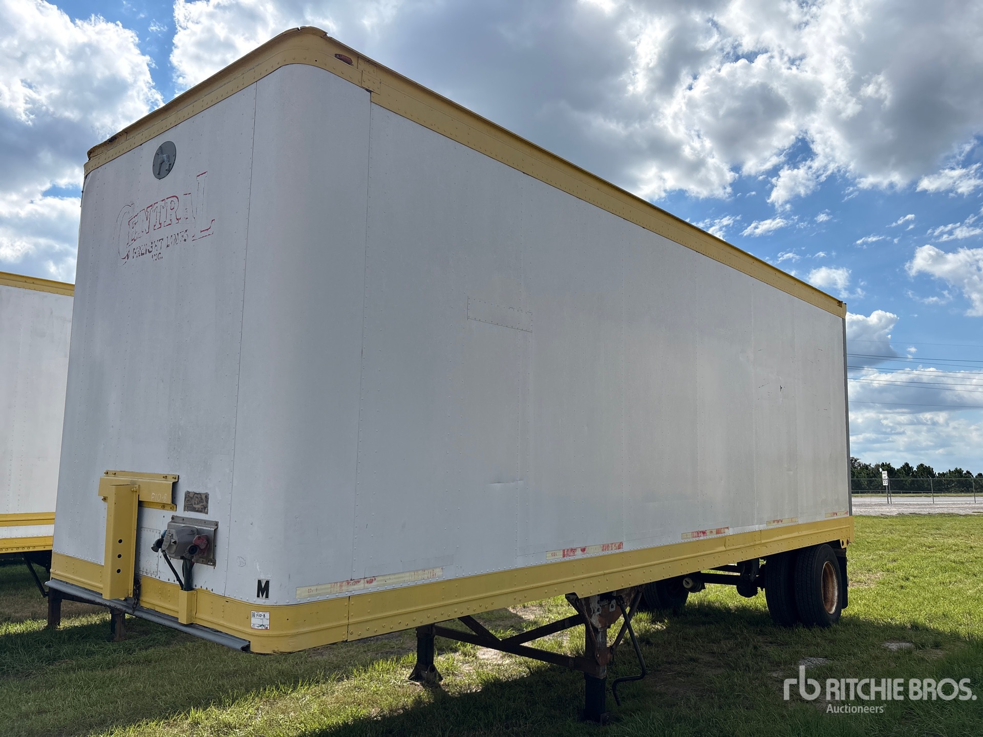 2005 Great Dane 28 ft x 102 in S/A