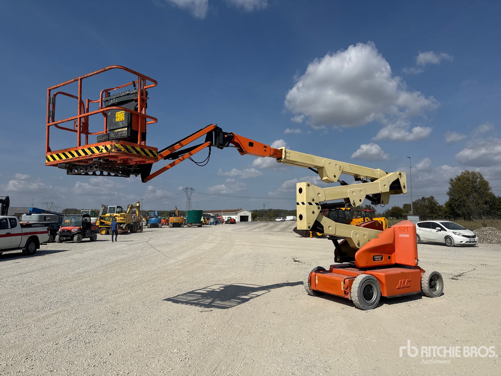 Photo of 2014 JLG E400AJP