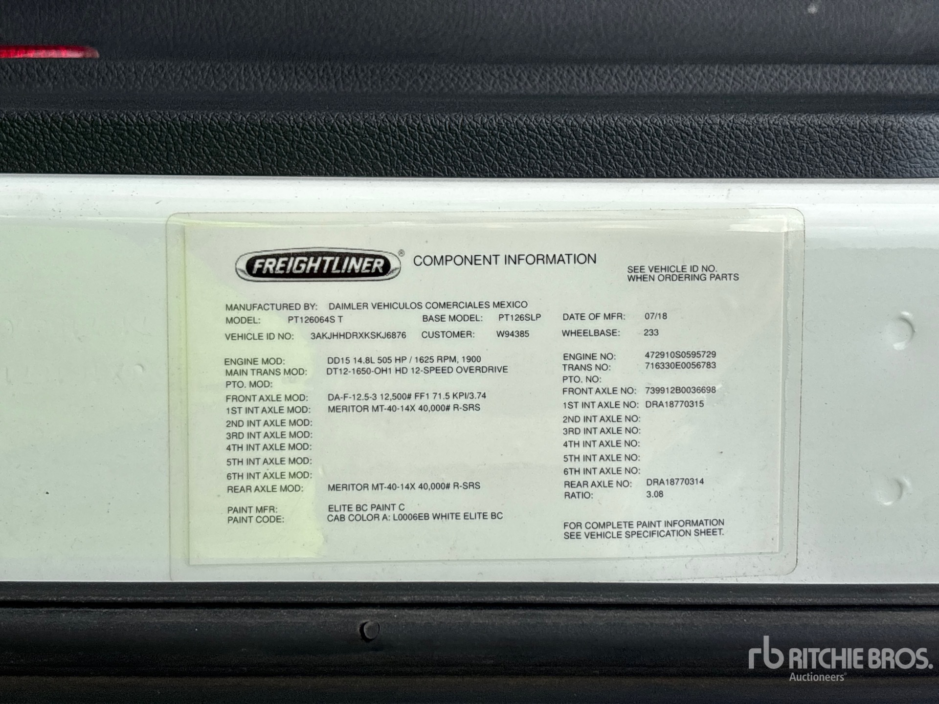 2019 Freightliner CASCADIA 126