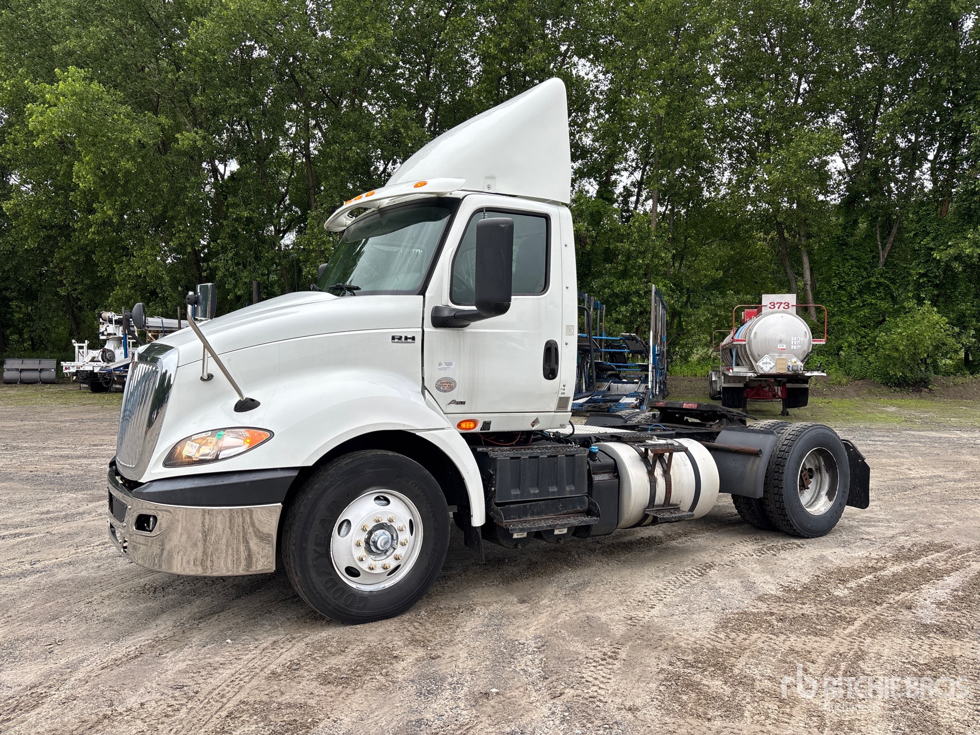 2019 International RH613