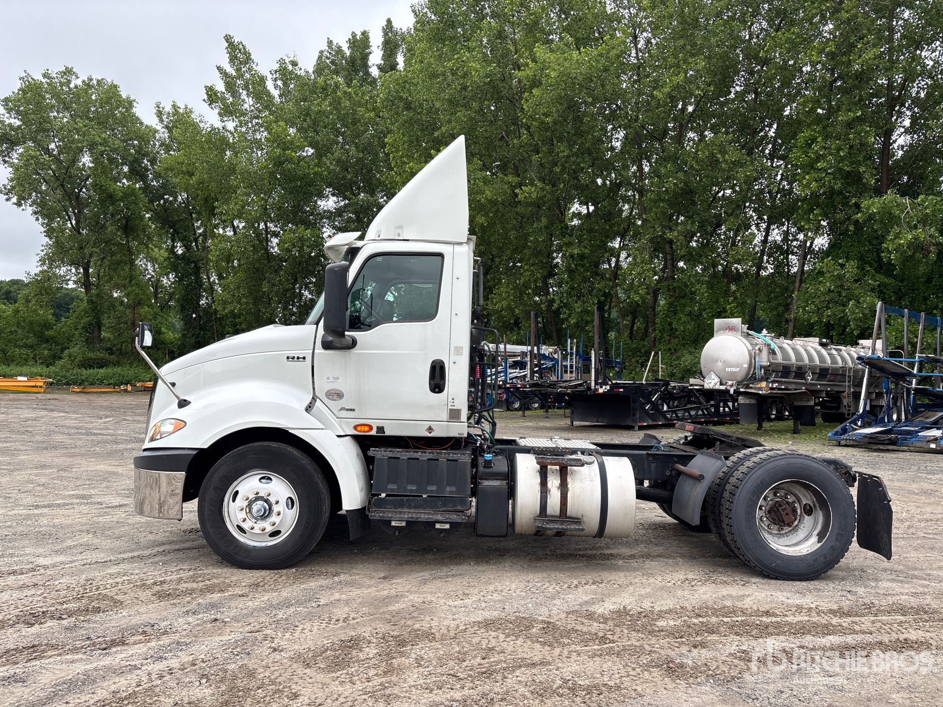 2019 International RH613