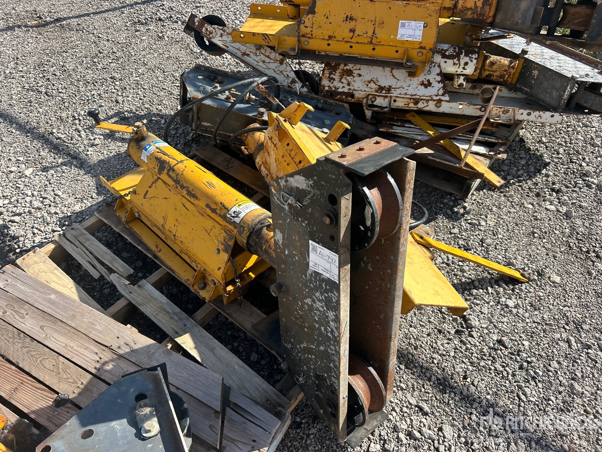 Gomaco QUANTITY OF BRIDGE DECK LEGS
