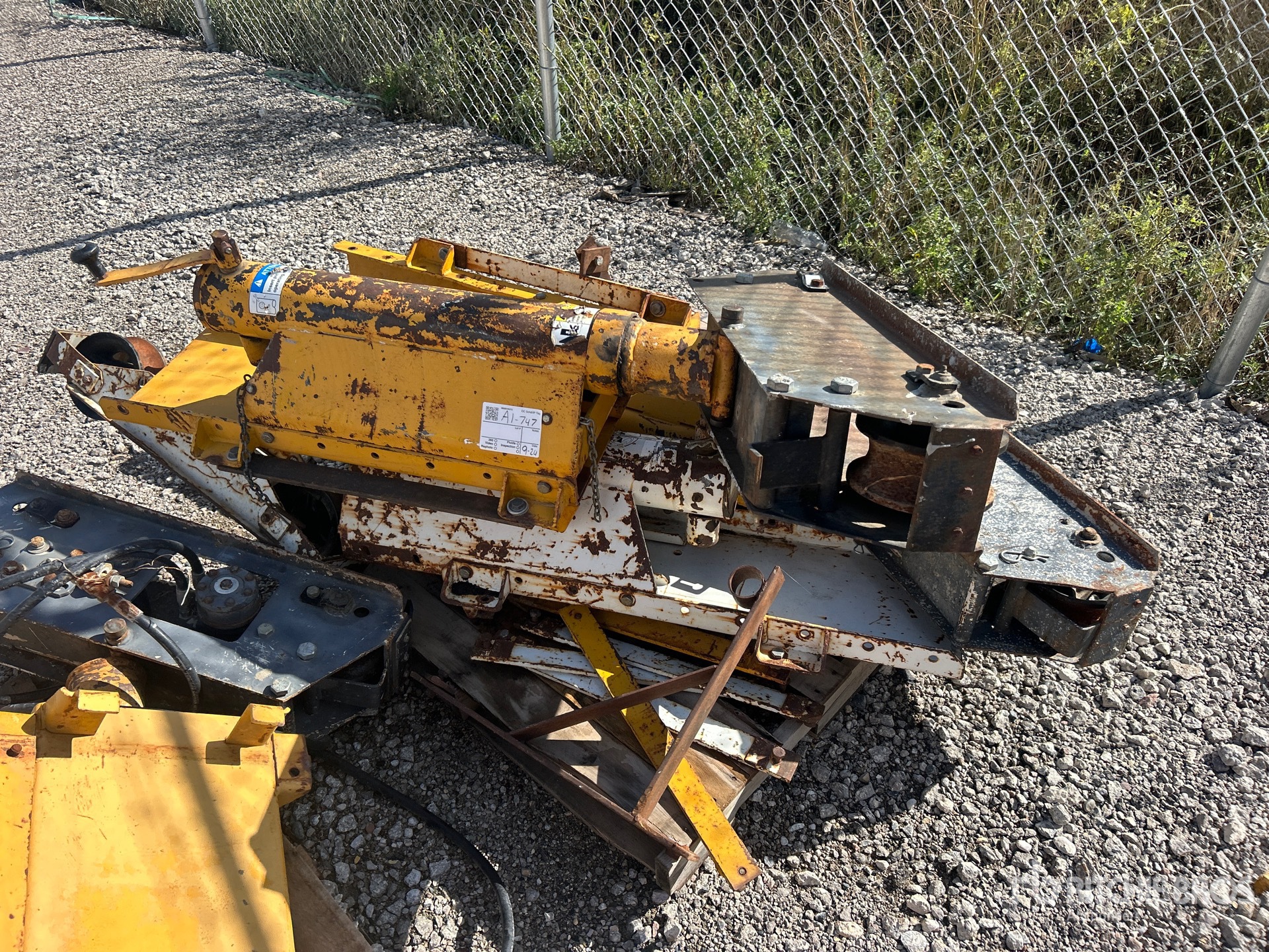 Gomaco QUANTITY OF BRIDGE DECK LEGS