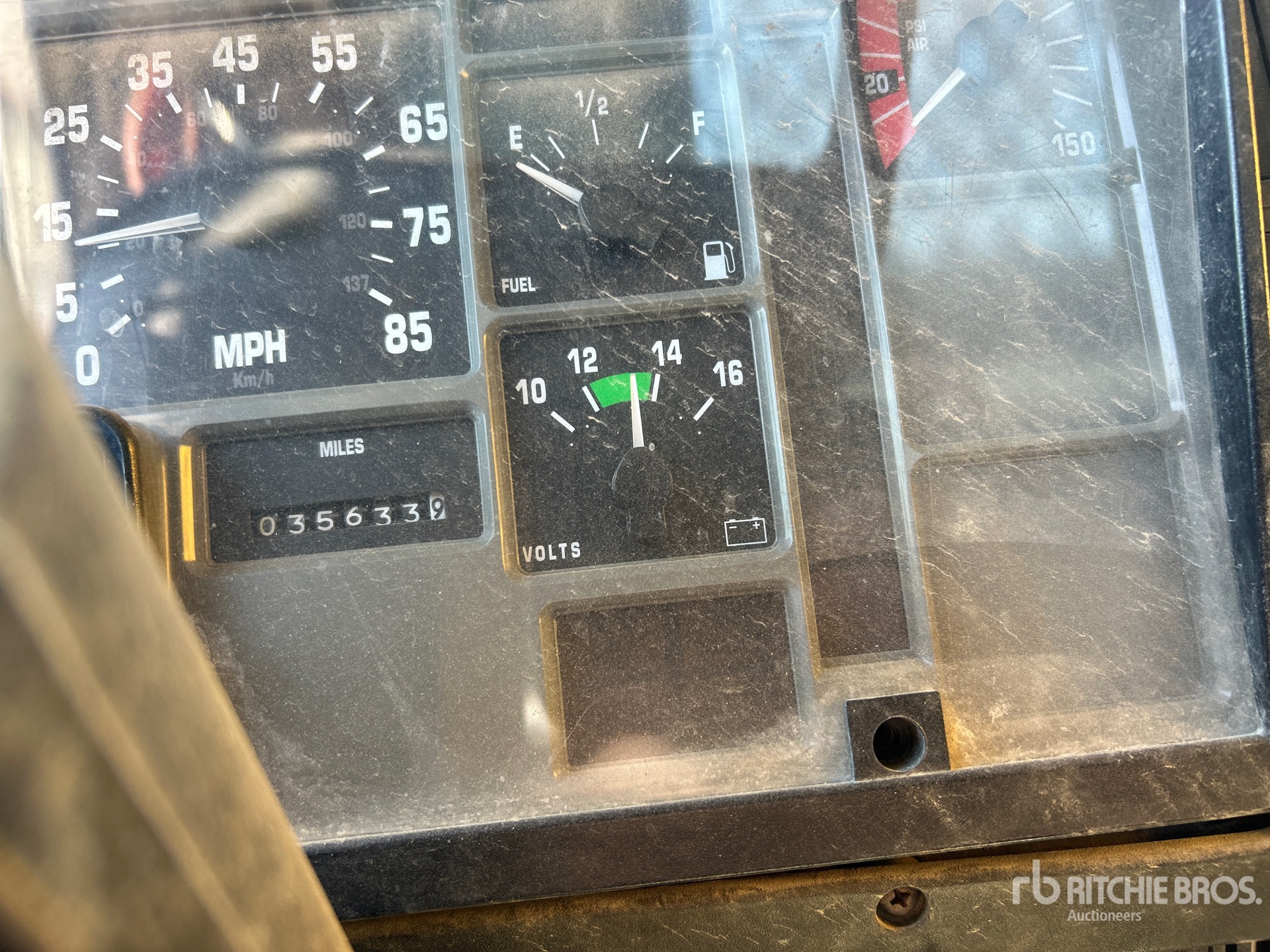 2001 International 4700
