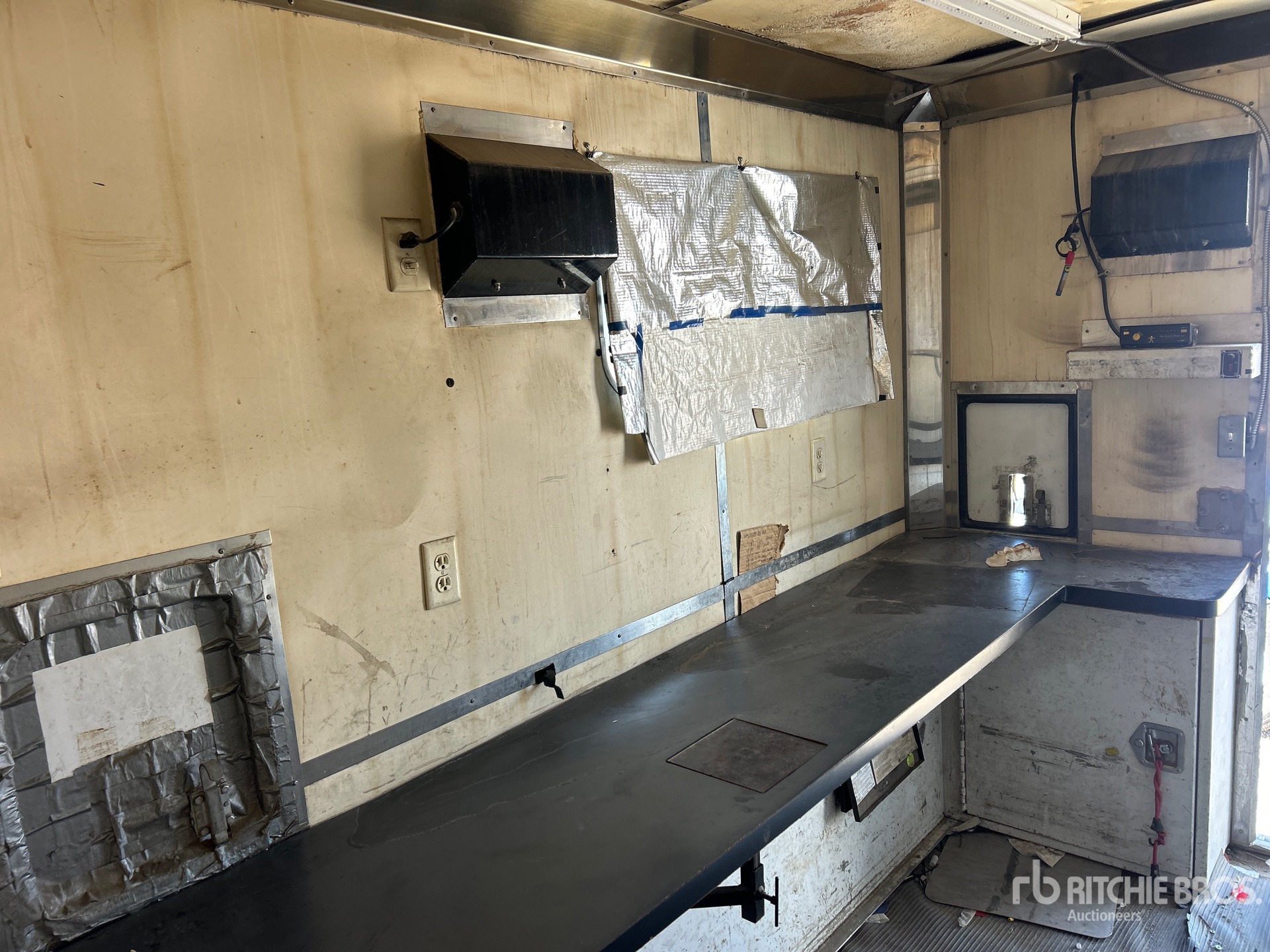 2002 Brindle 12 FT T/A