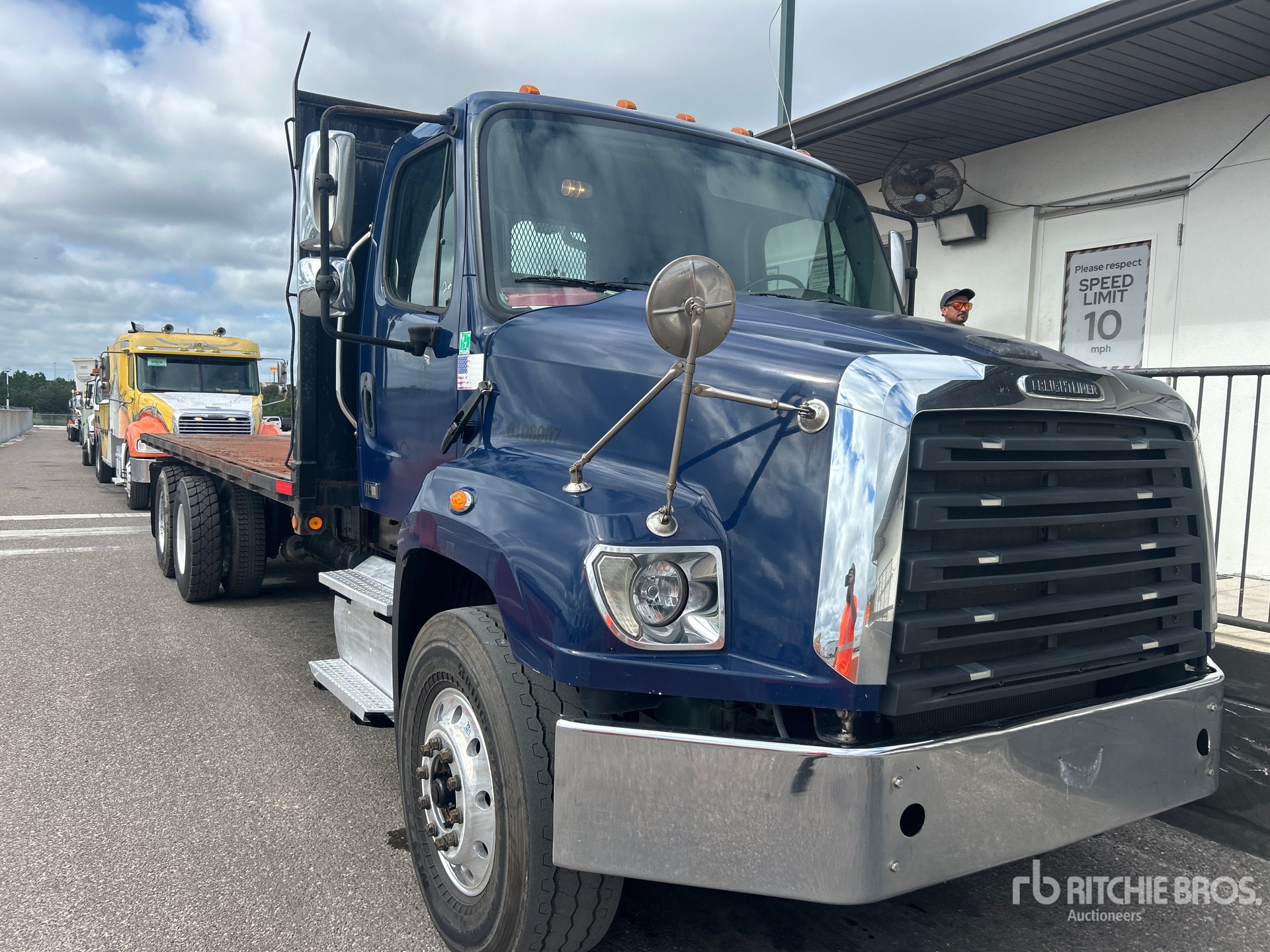 2015 Freightliner 114SD
