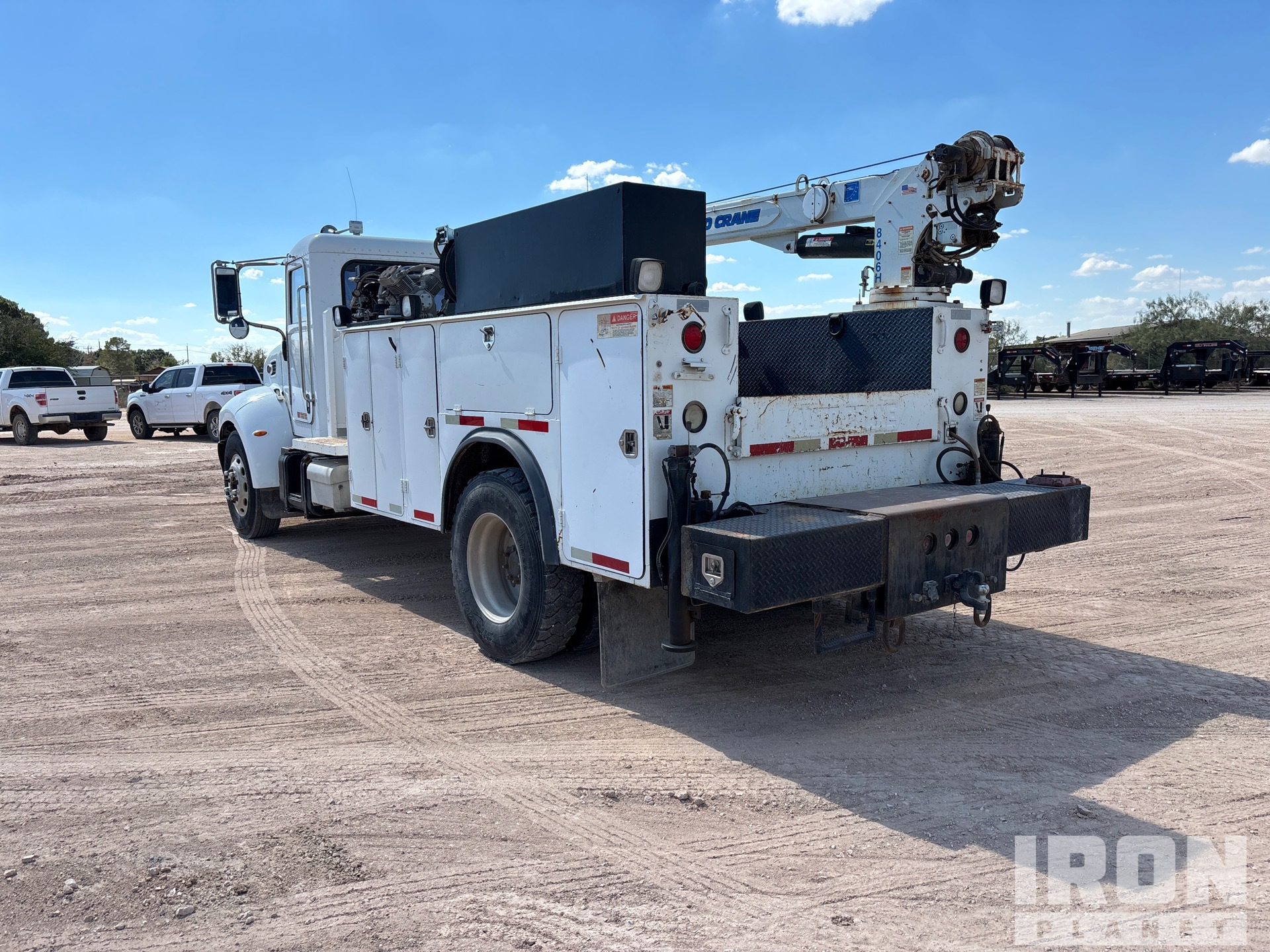 2007 Peterbilt 330