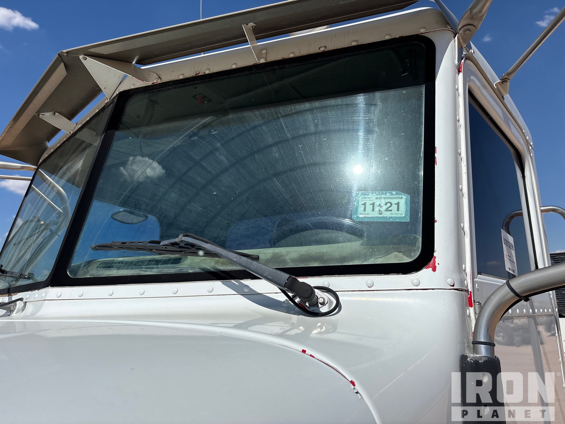 2007 Peterbilt 330
