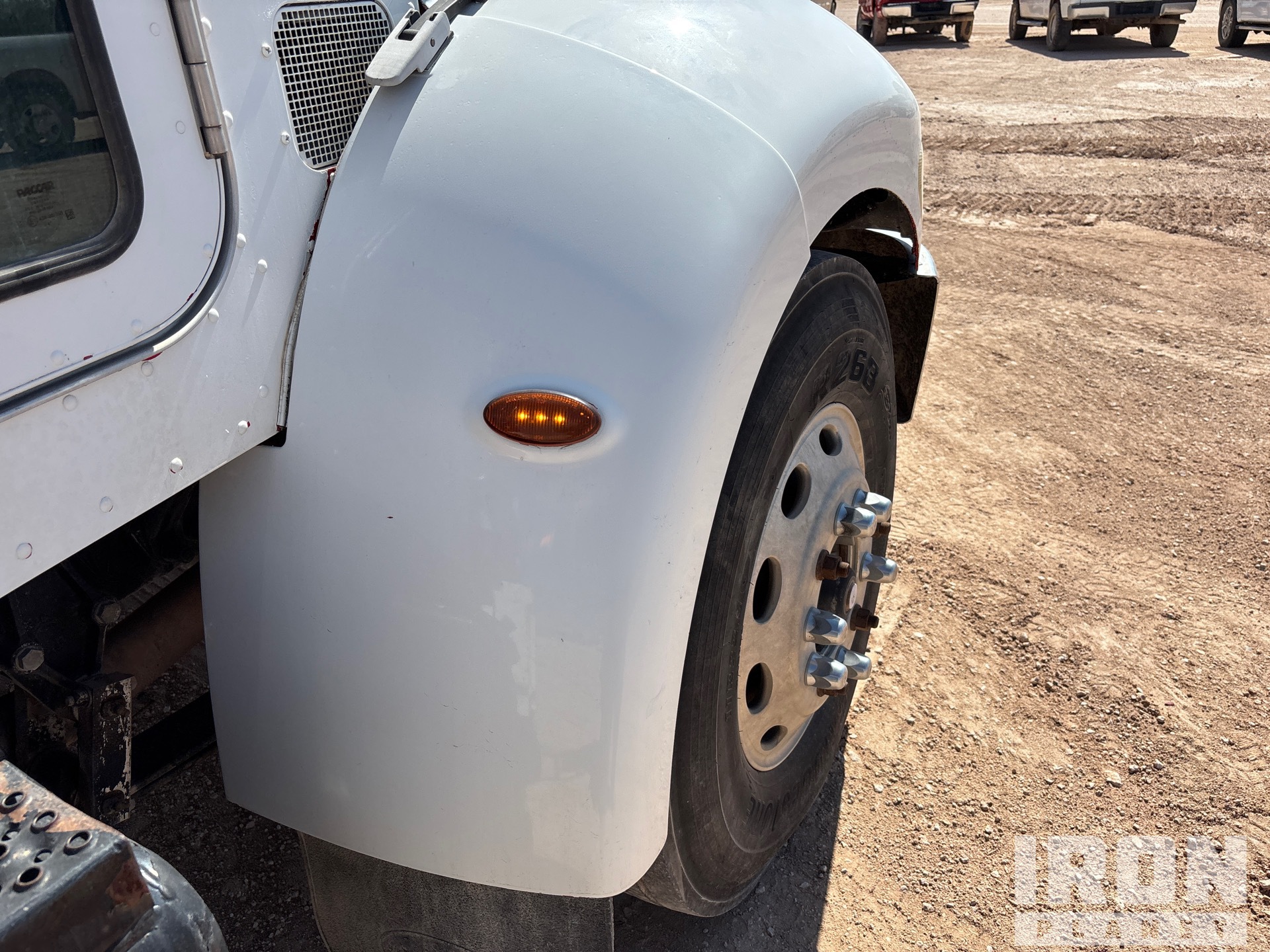 2007 Peterbilt 330