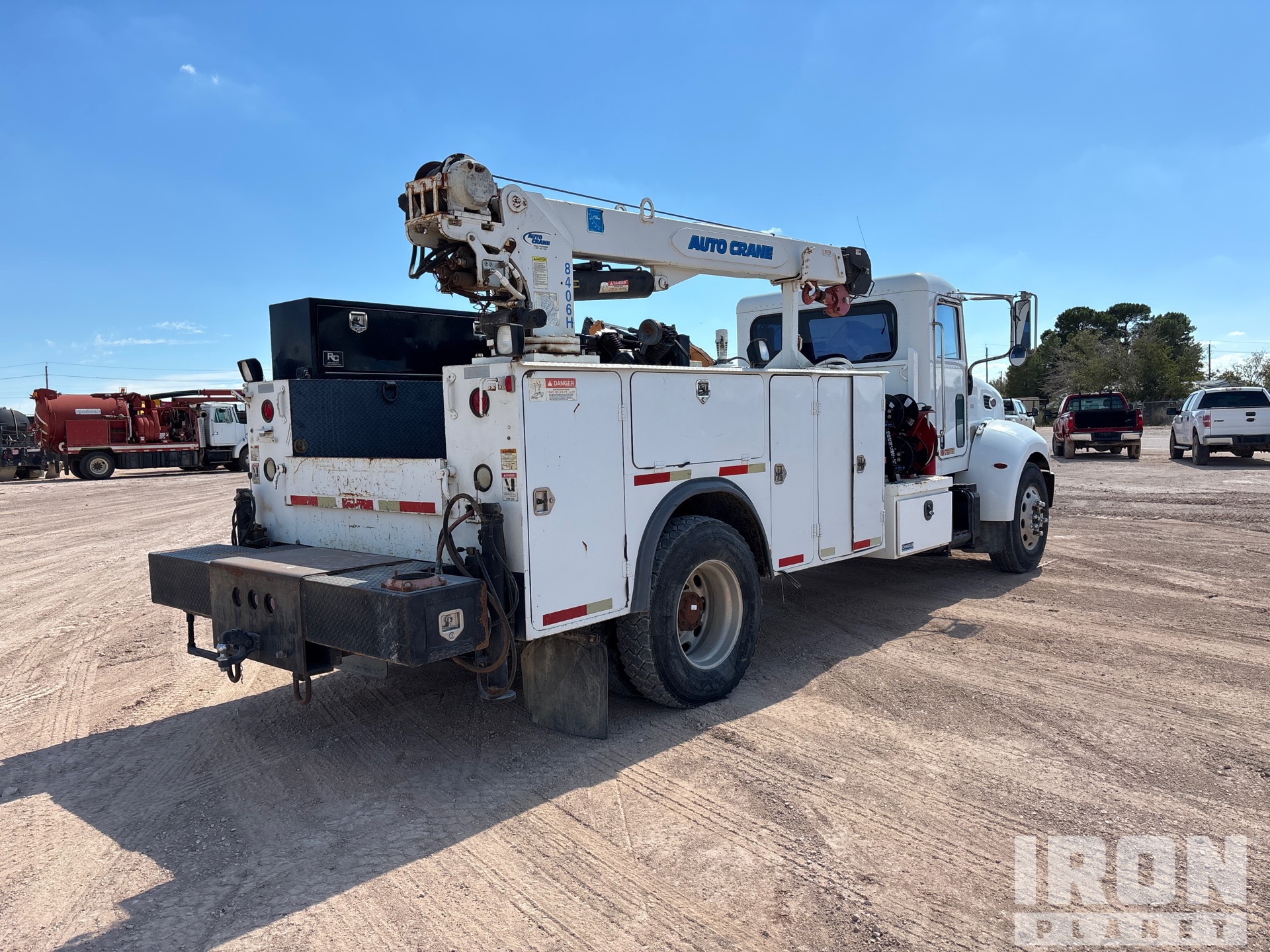2007 Peterbilt 330