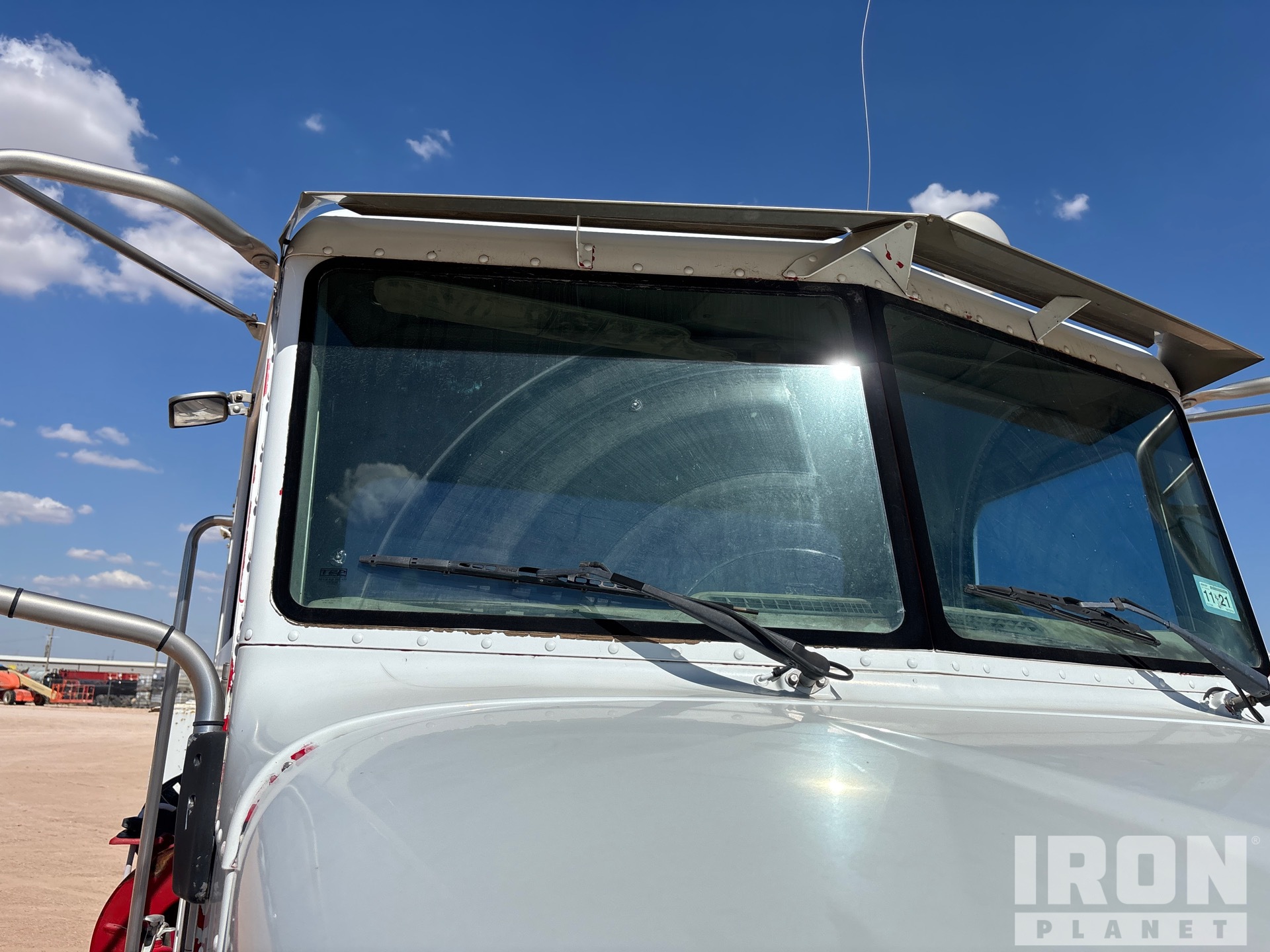 2007 Peterbilt 330