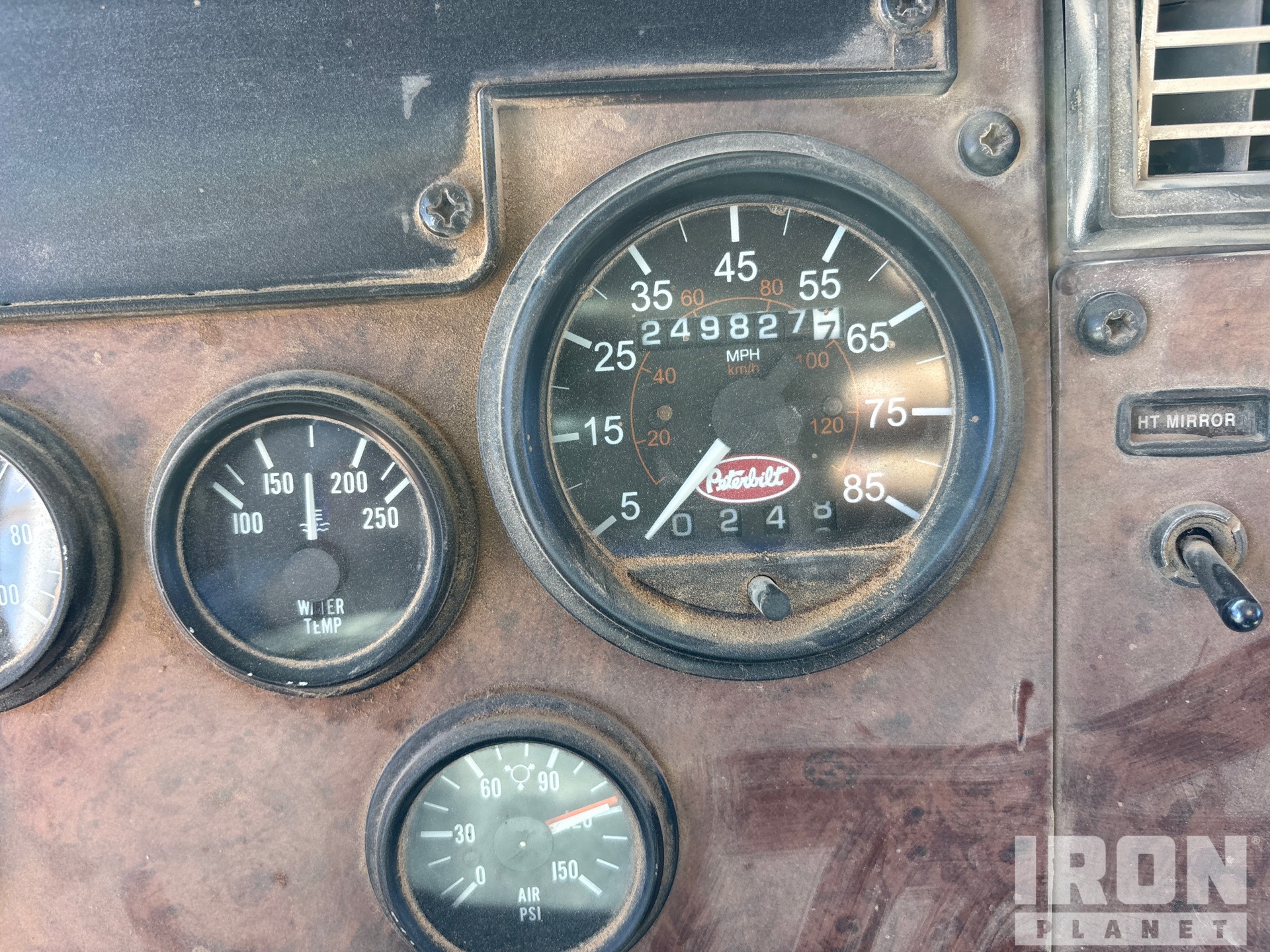 2007 Peterbilt 330
