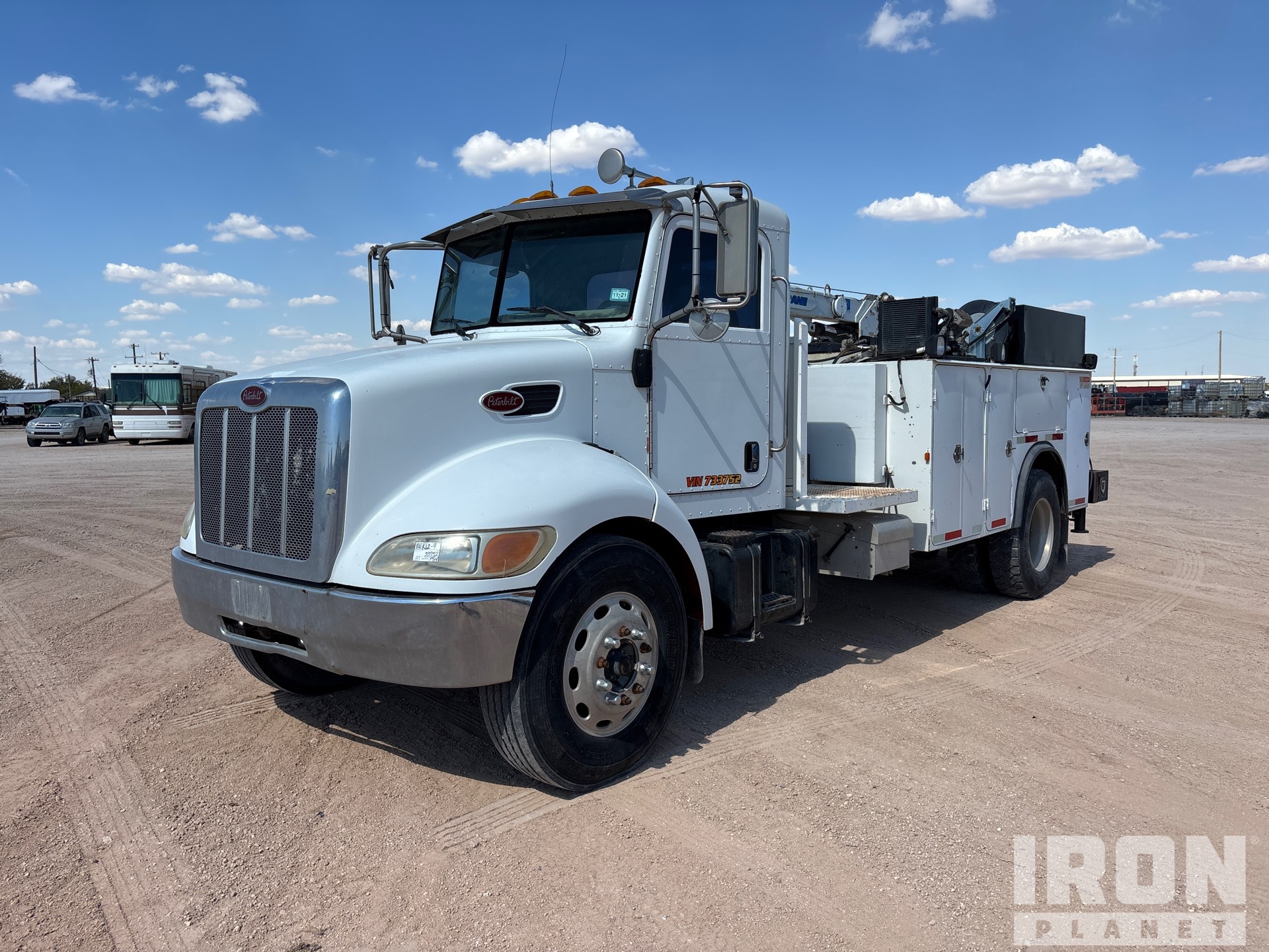 2007 Peterbilt 330