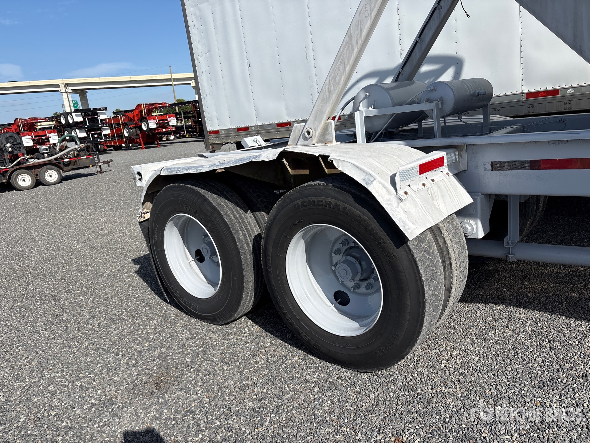 1993 Heil 1010 CFT T/A