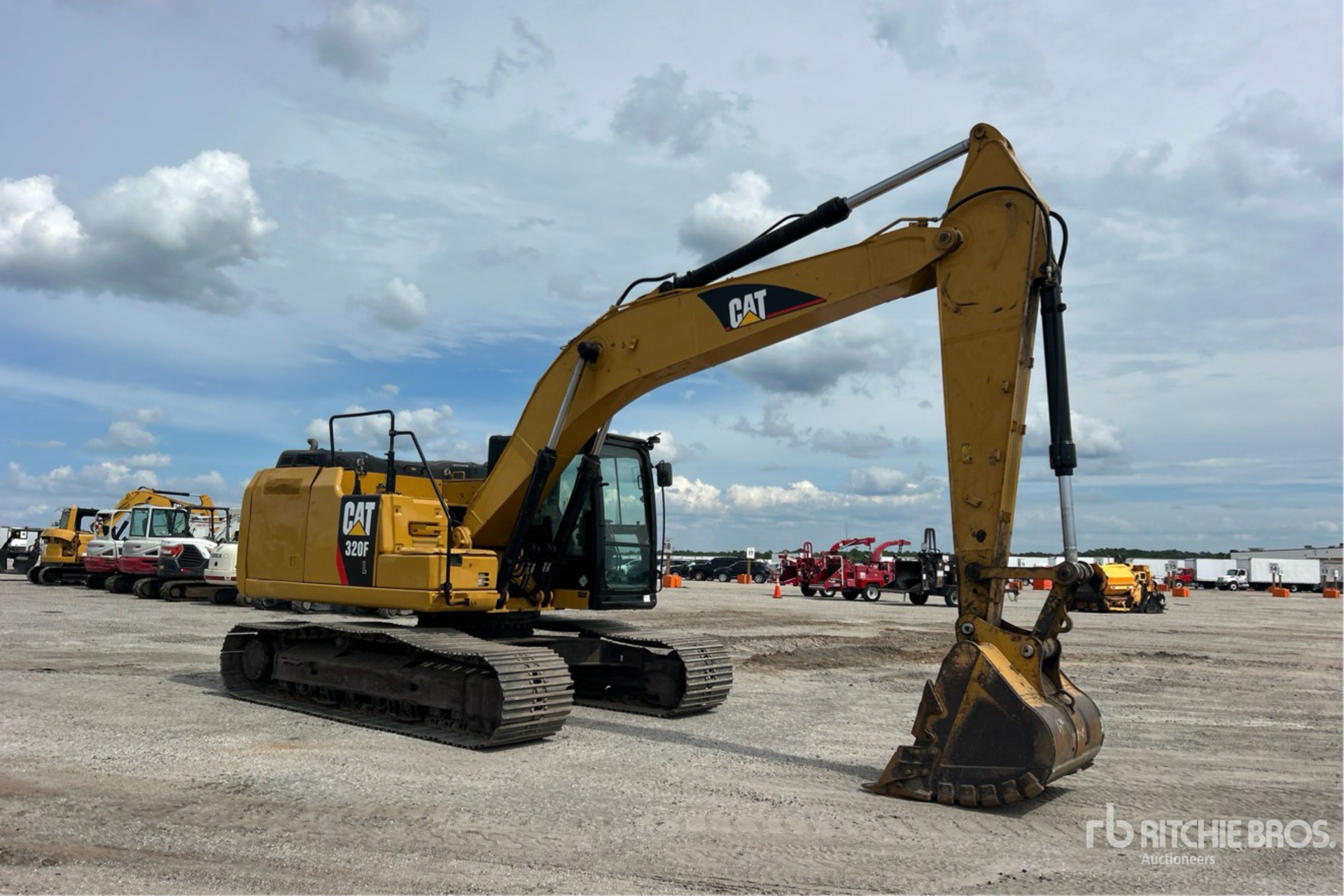 2016 Caterpillar 320F L