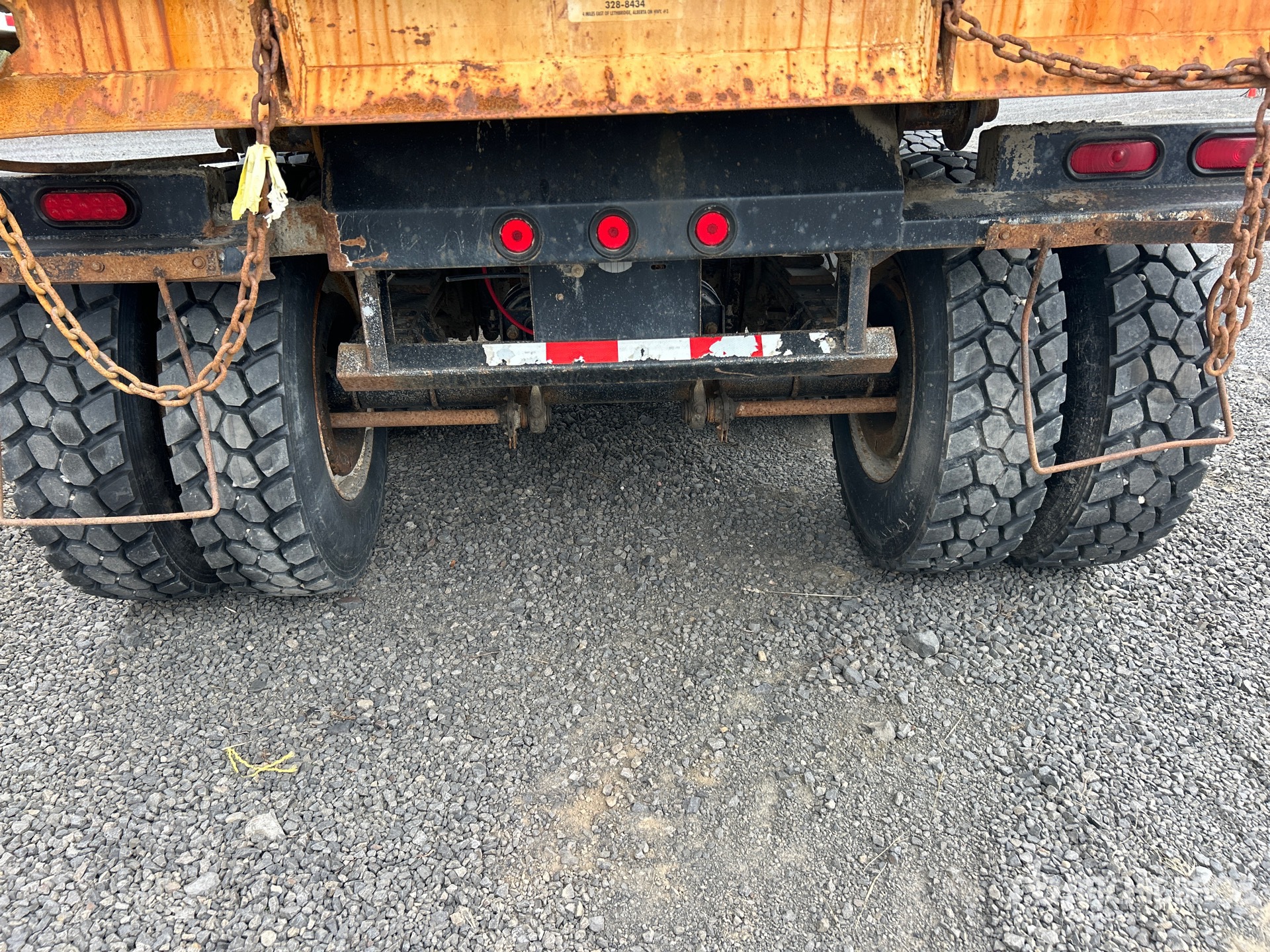 2005 Load Line 28 FT T/A
