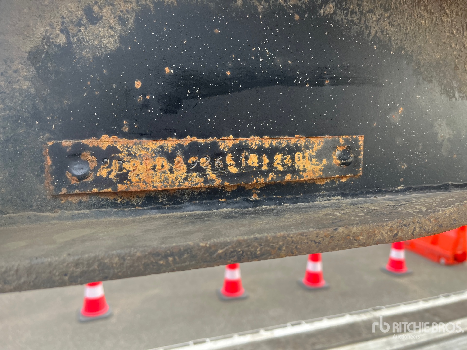 2005 Load Line 28 FT T/A