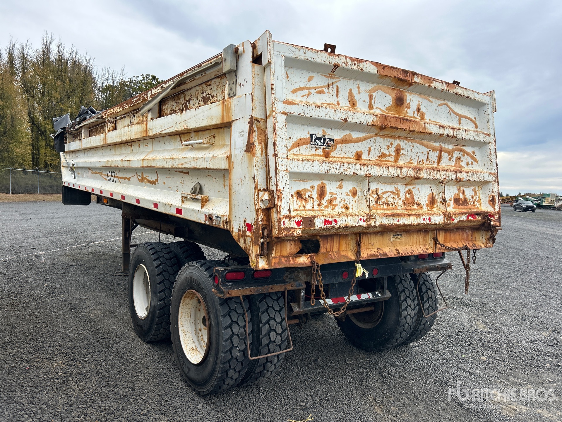 2005 Load Line 28 FT T/A