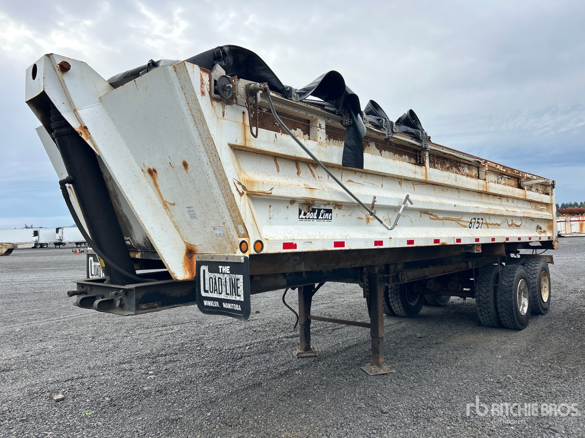 Photo of 2005 Load Line 28 ft T/A