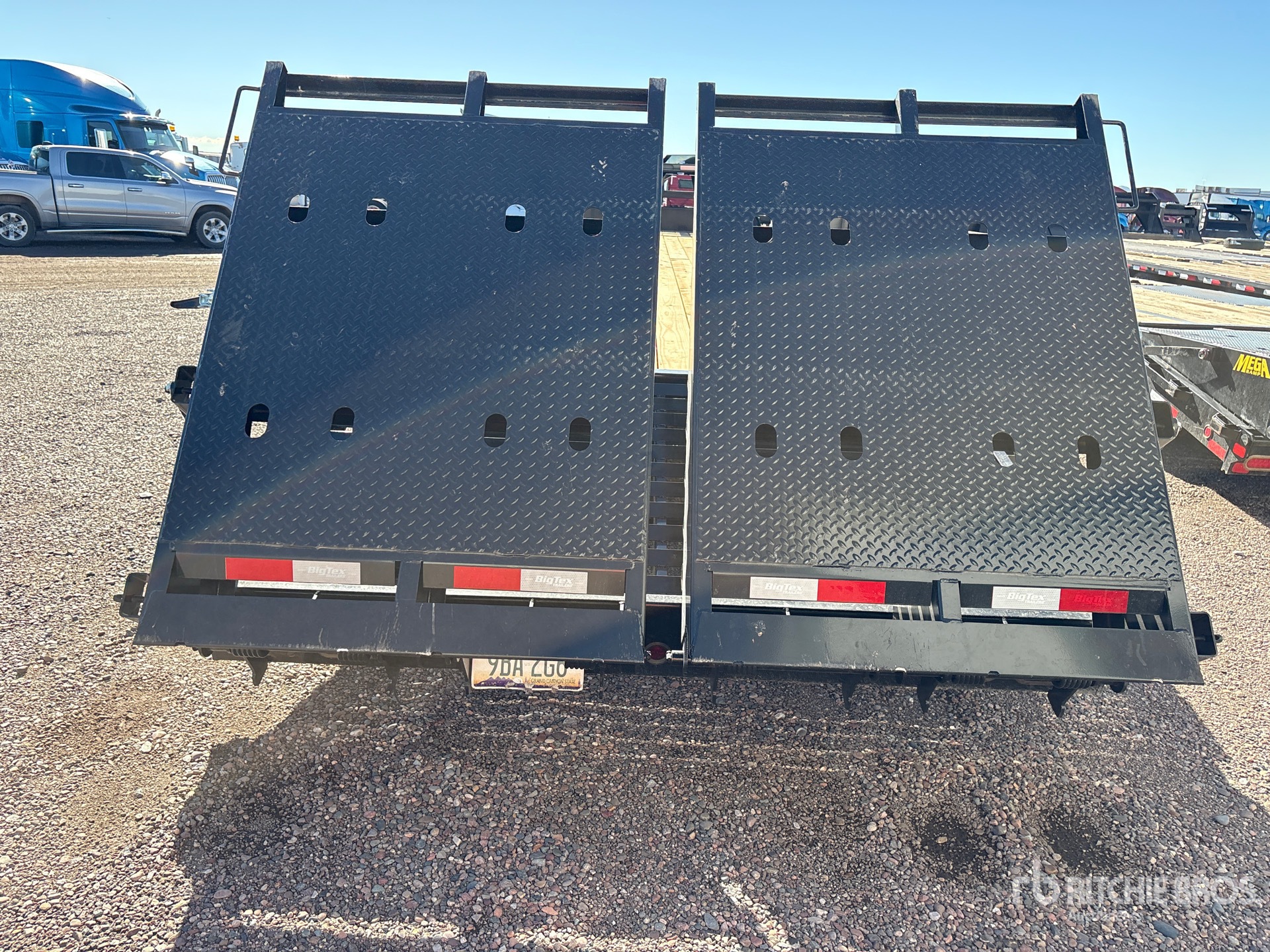 2026 Big Tex 16GN-40D5A-MRBK