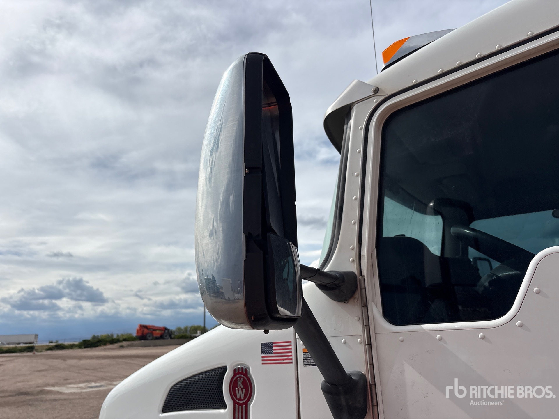 2020 Kenworth T370