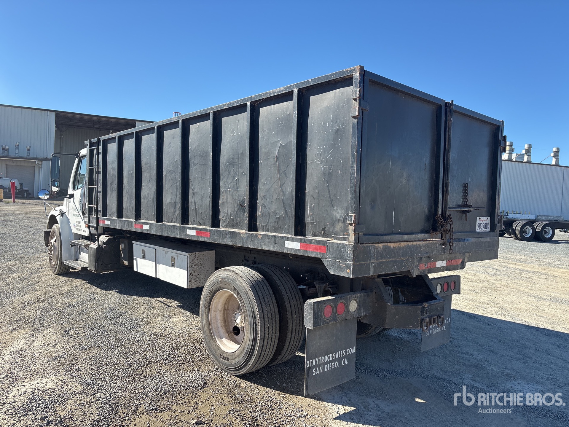 2012 Freightliner M2 106