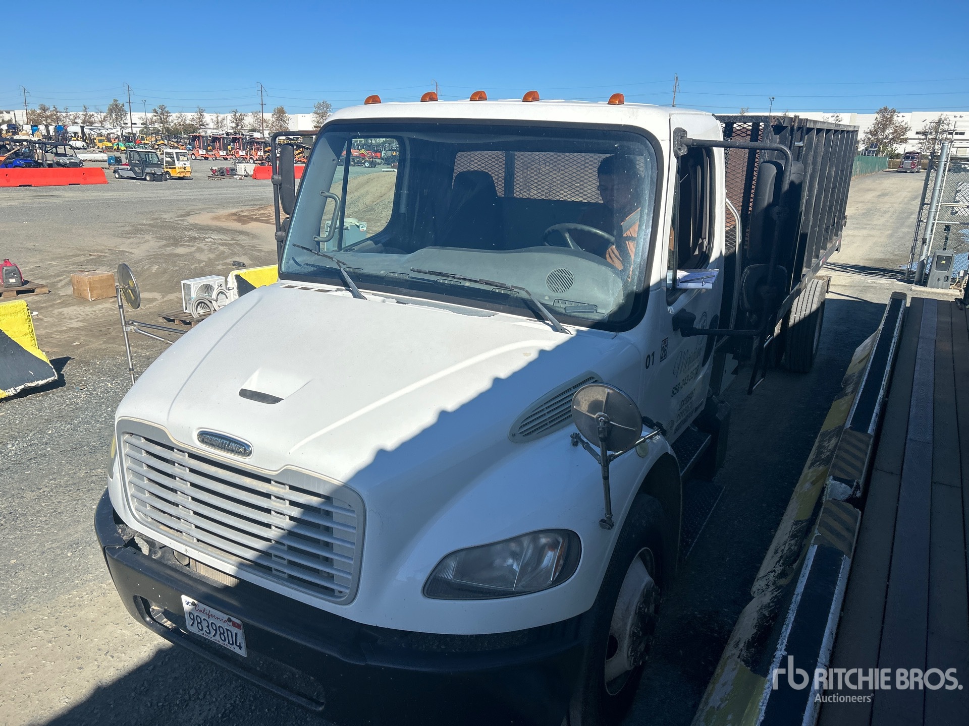2012 Freightliner M2 106