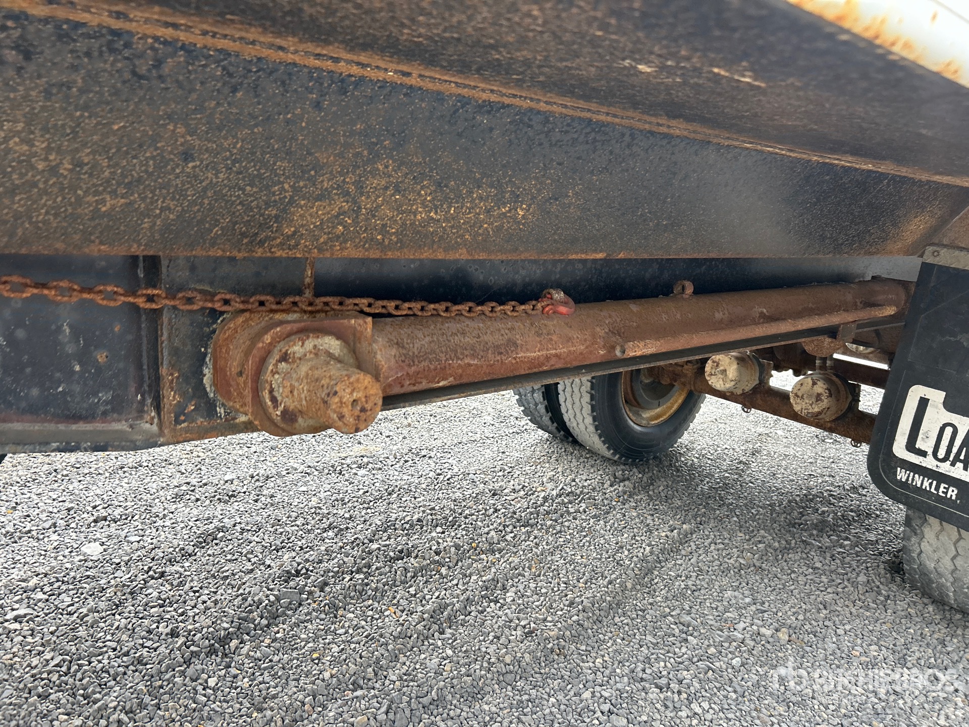 2005 Load Line 27 FT T/A (INOPERABLE)