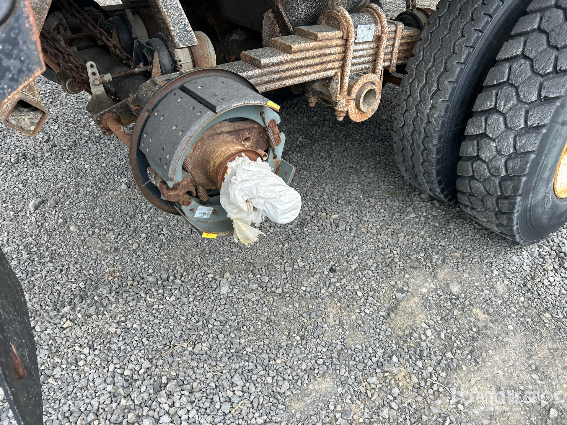 2005 Load Line 27 FT T/A (INOPERABLE)