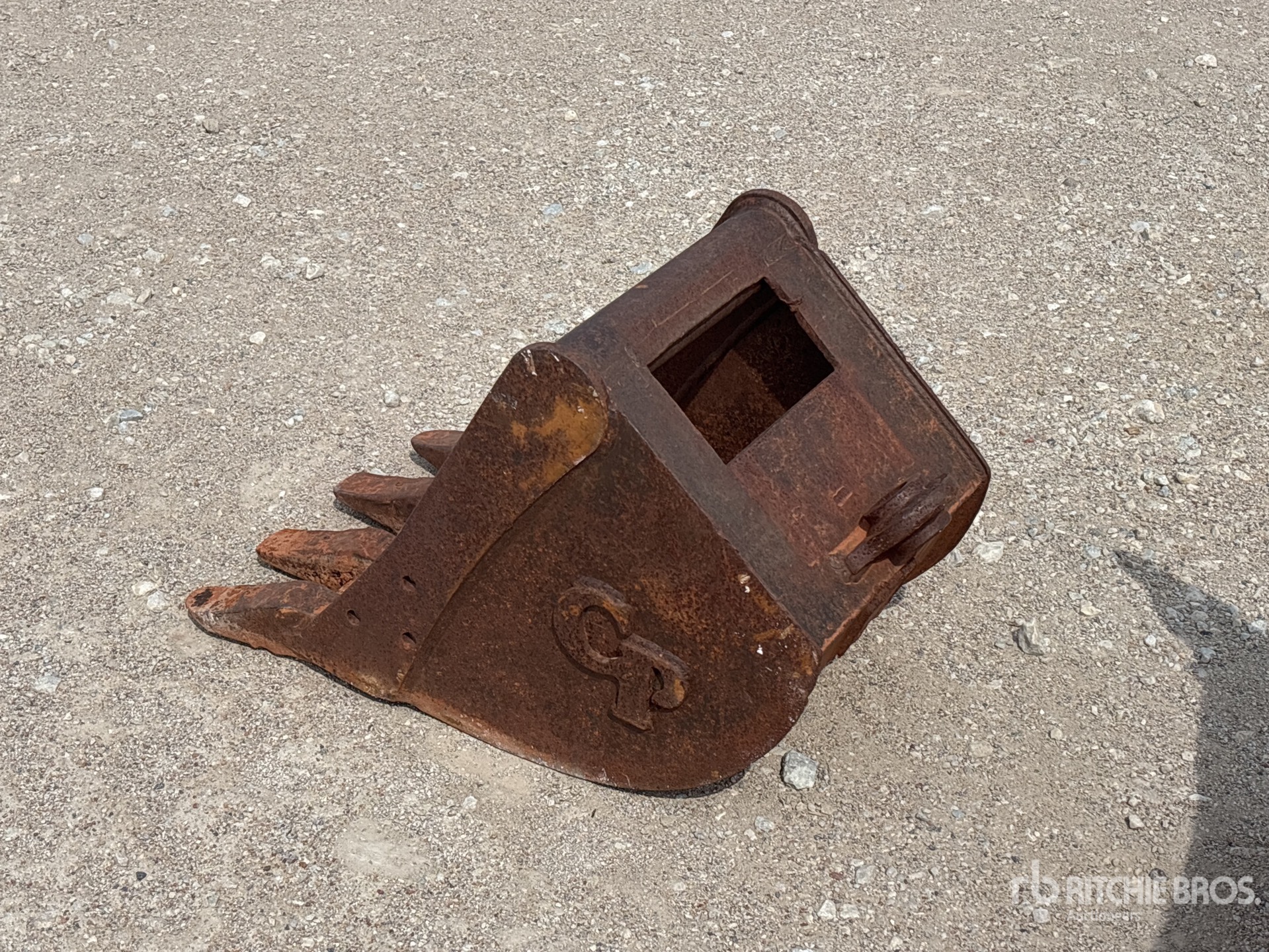 C & P 16 in Digging