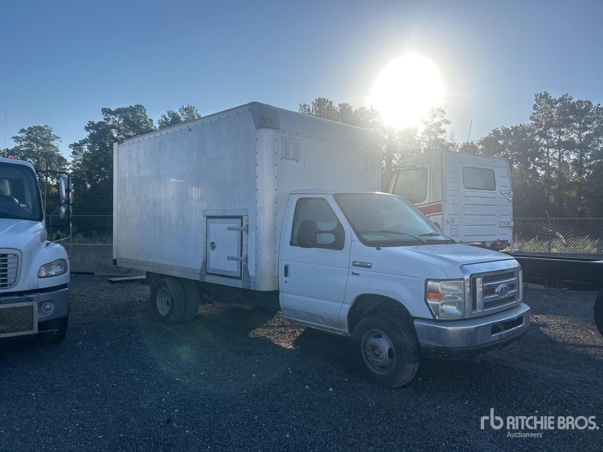 2014 Ford COMMERCIAL E350