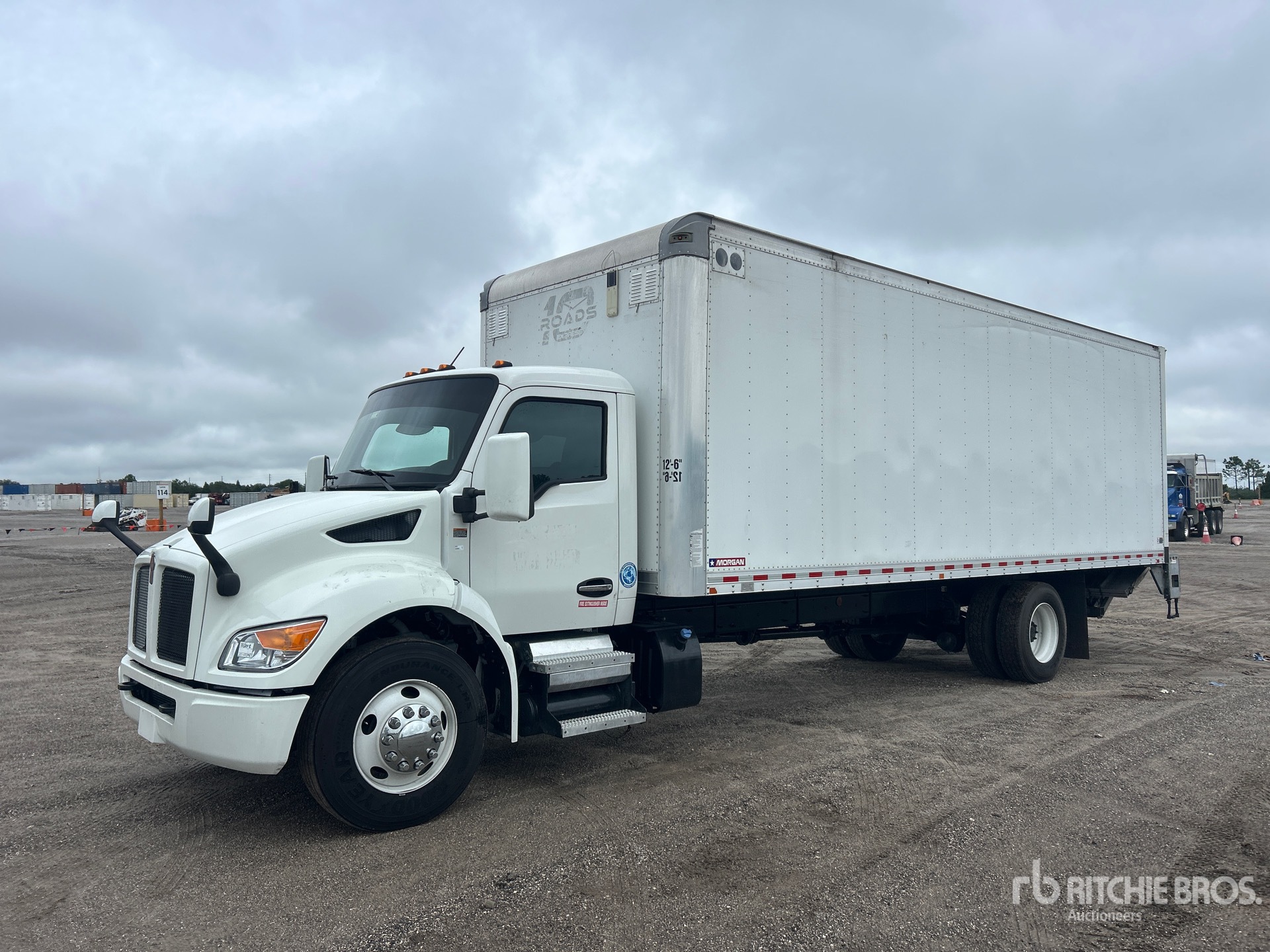 Photo of 2023 Kenworth T280