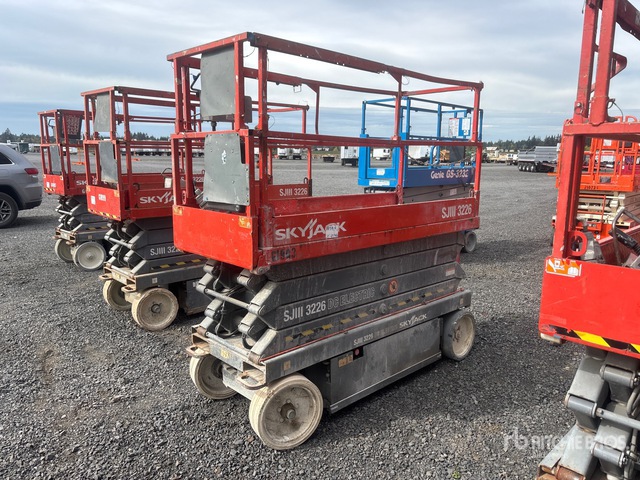 2012 Skyjack SJIII 3226 Scissor Lift