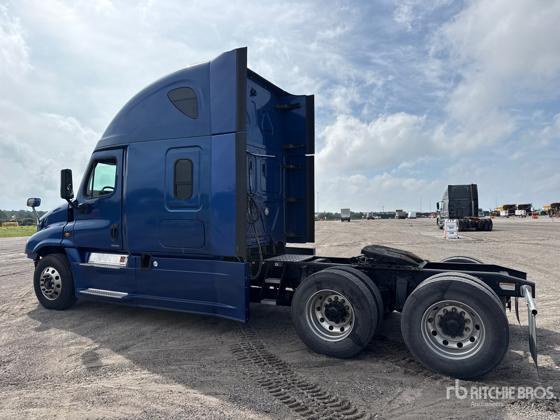 2018 Freightliner CASCADIA 125