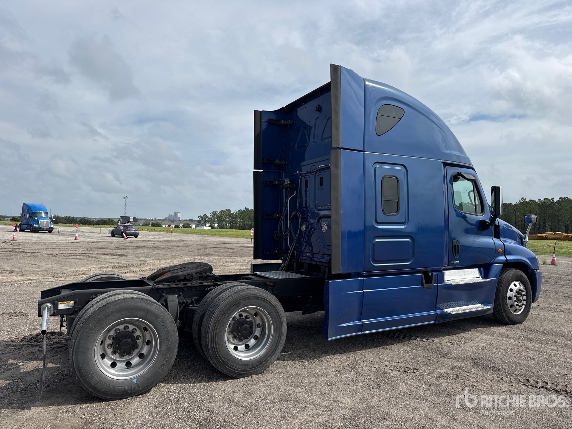 2018 Freightliner CASCADIA 125