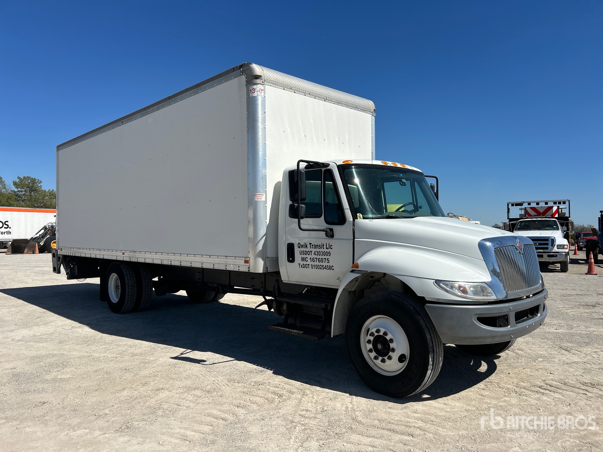 2019 International DURASTAR 4300