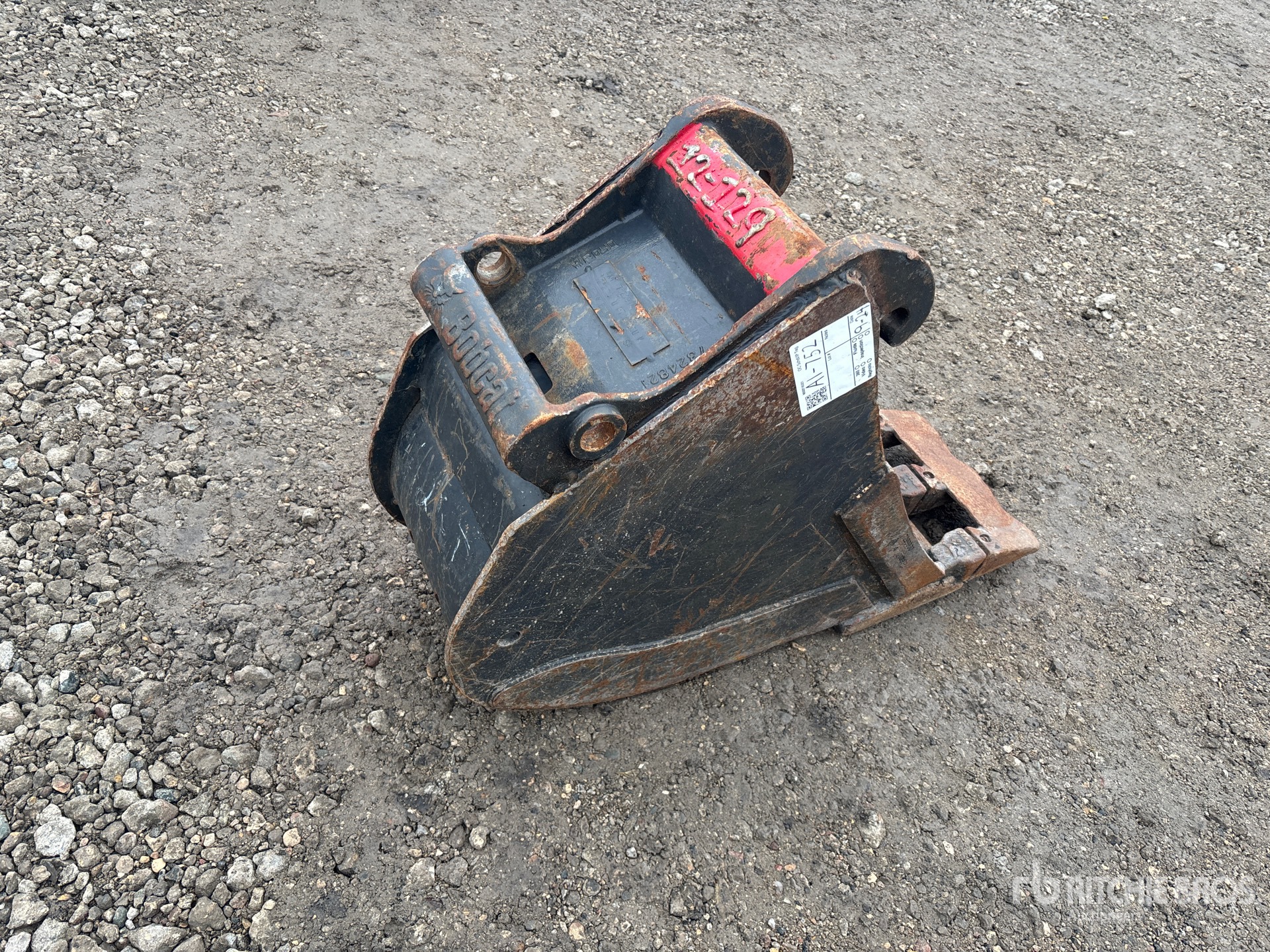 Bobcat 12 IN DIGGING DITCHING