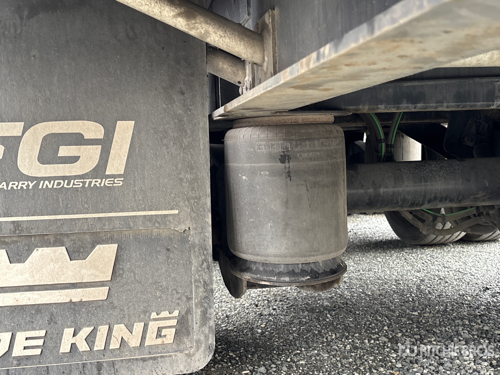 2024 Load King SDG533