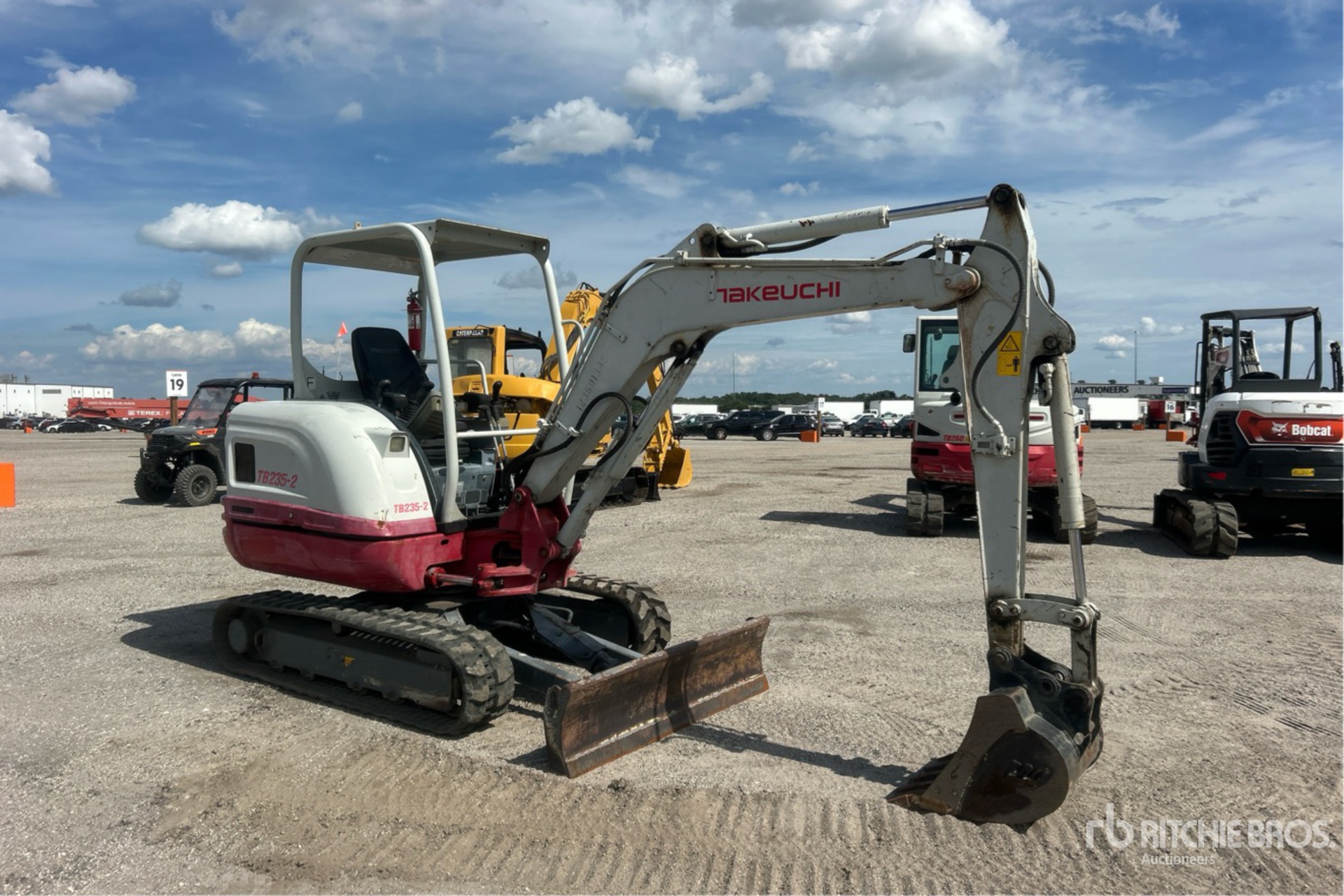 2020 Takeuchi TB235-2