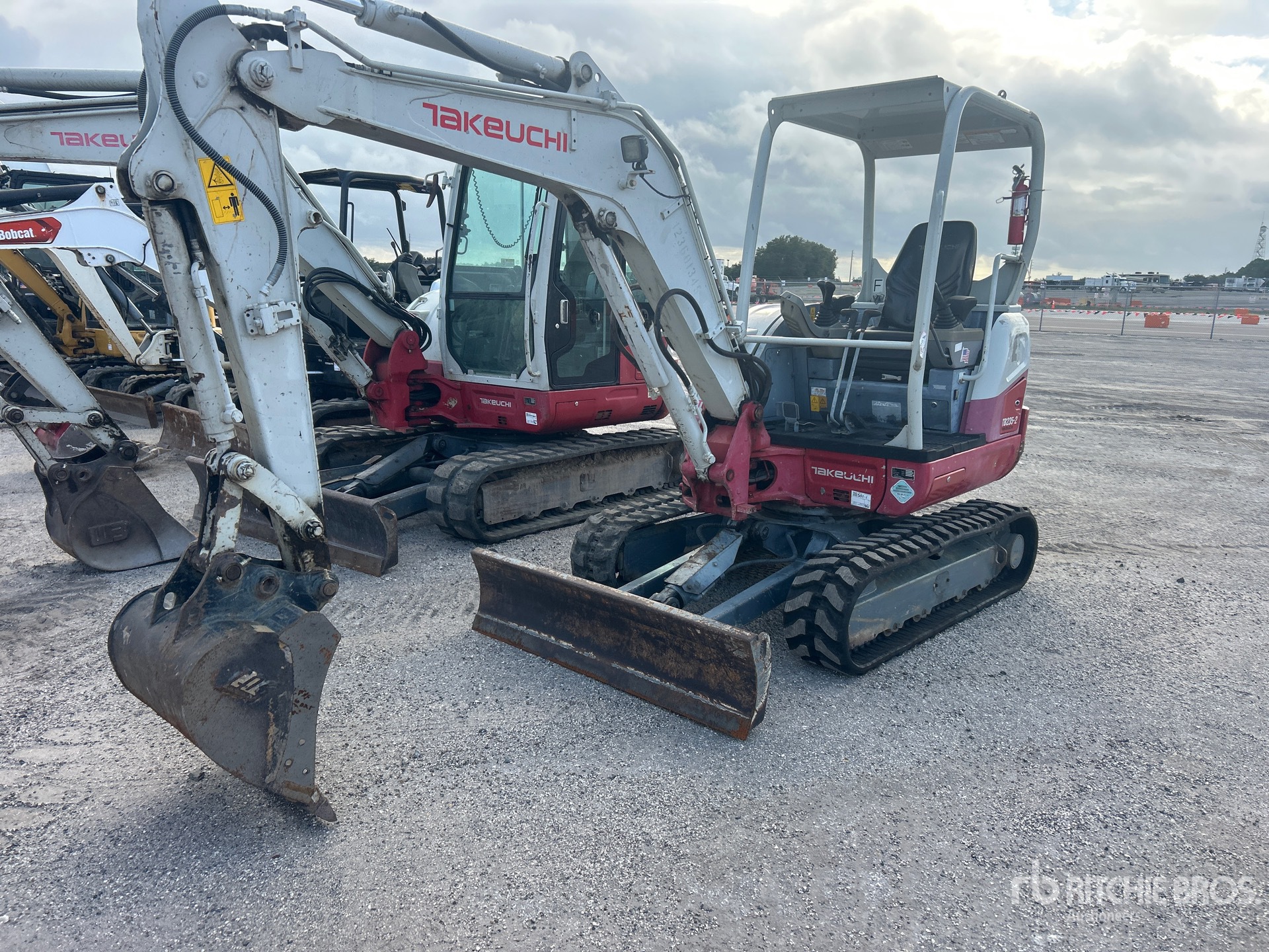 2020 Takeuchi TB235-2