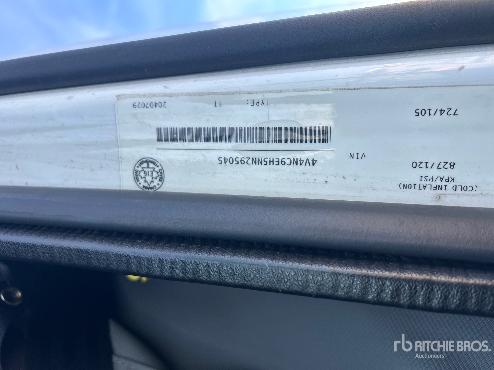 2022 Volvo VNL760