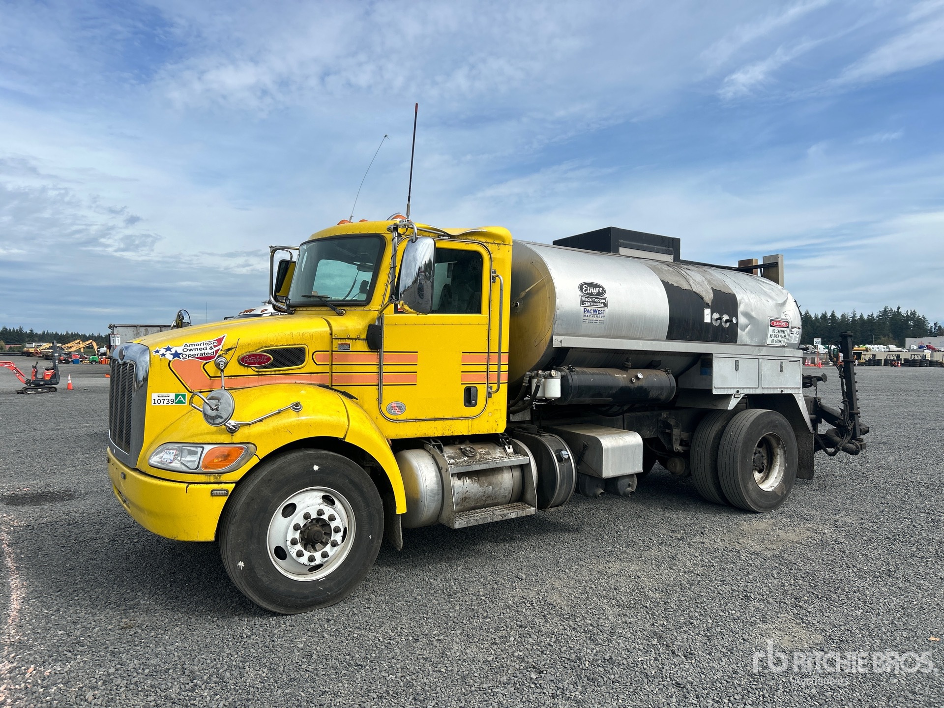 Photo of 2018 Peterbilt 337