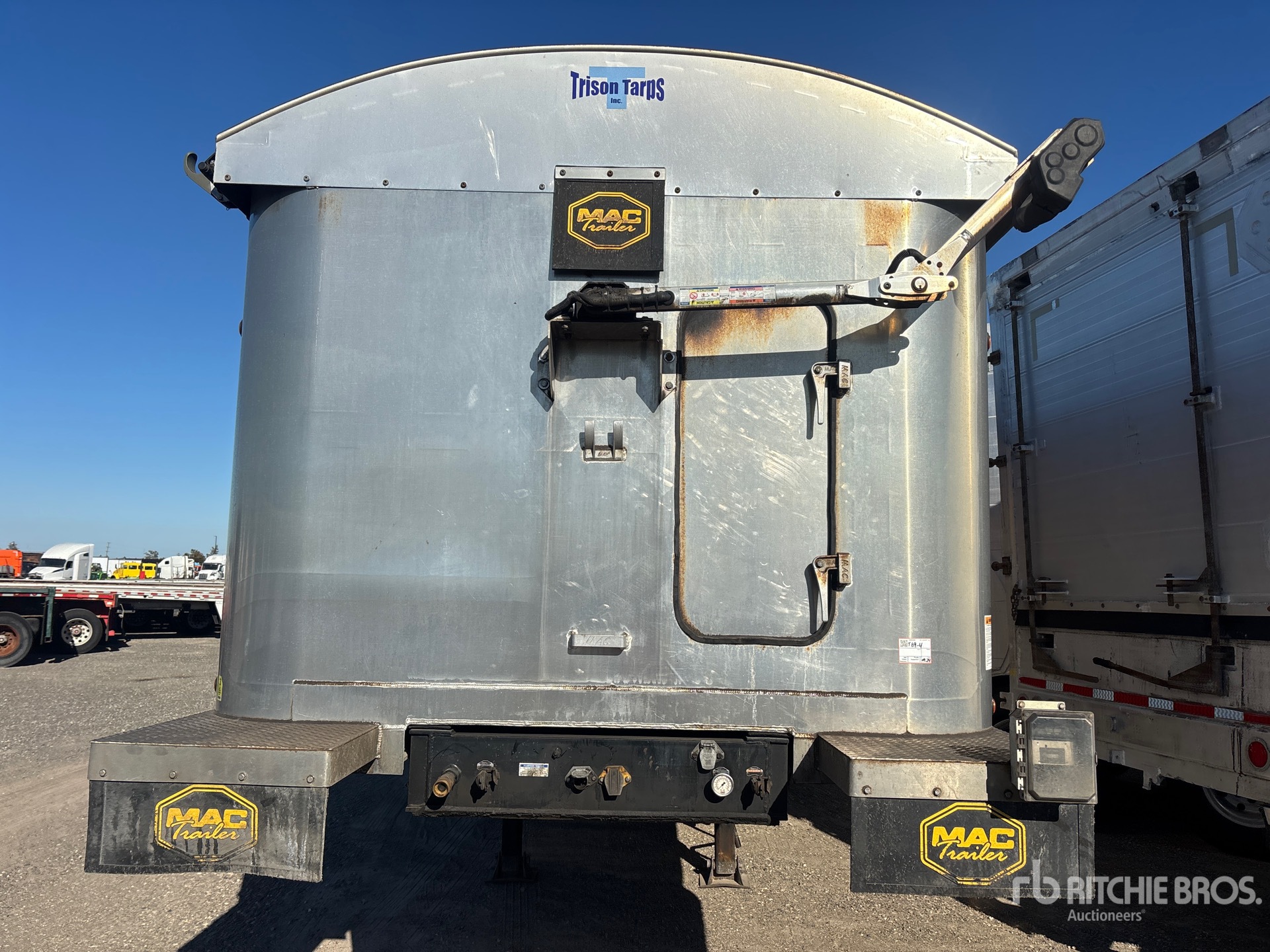 2022 Mac 37 ft Tri/A Aluminum