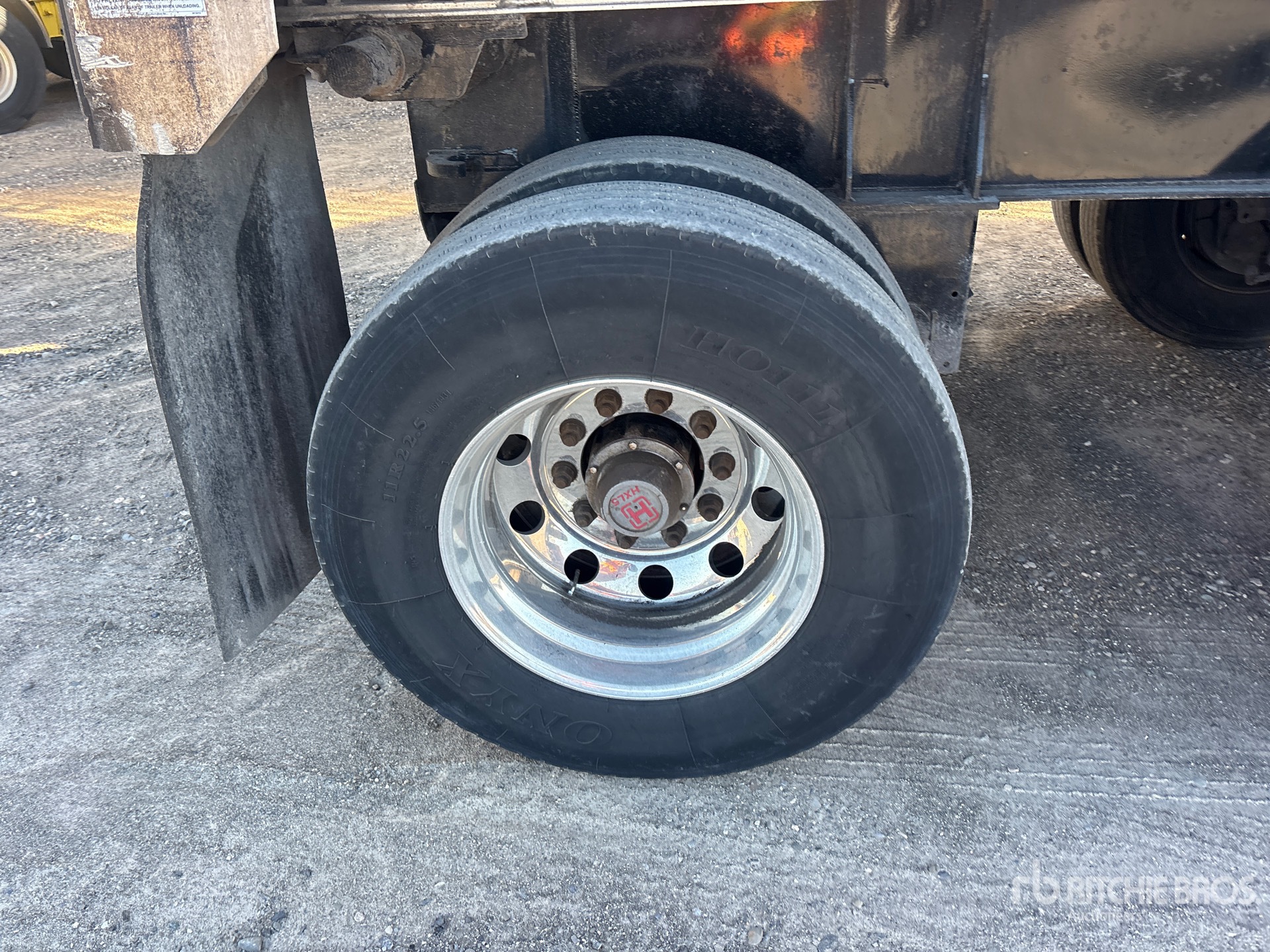 2022 Mac 37 ft Tri/A Aluminum
