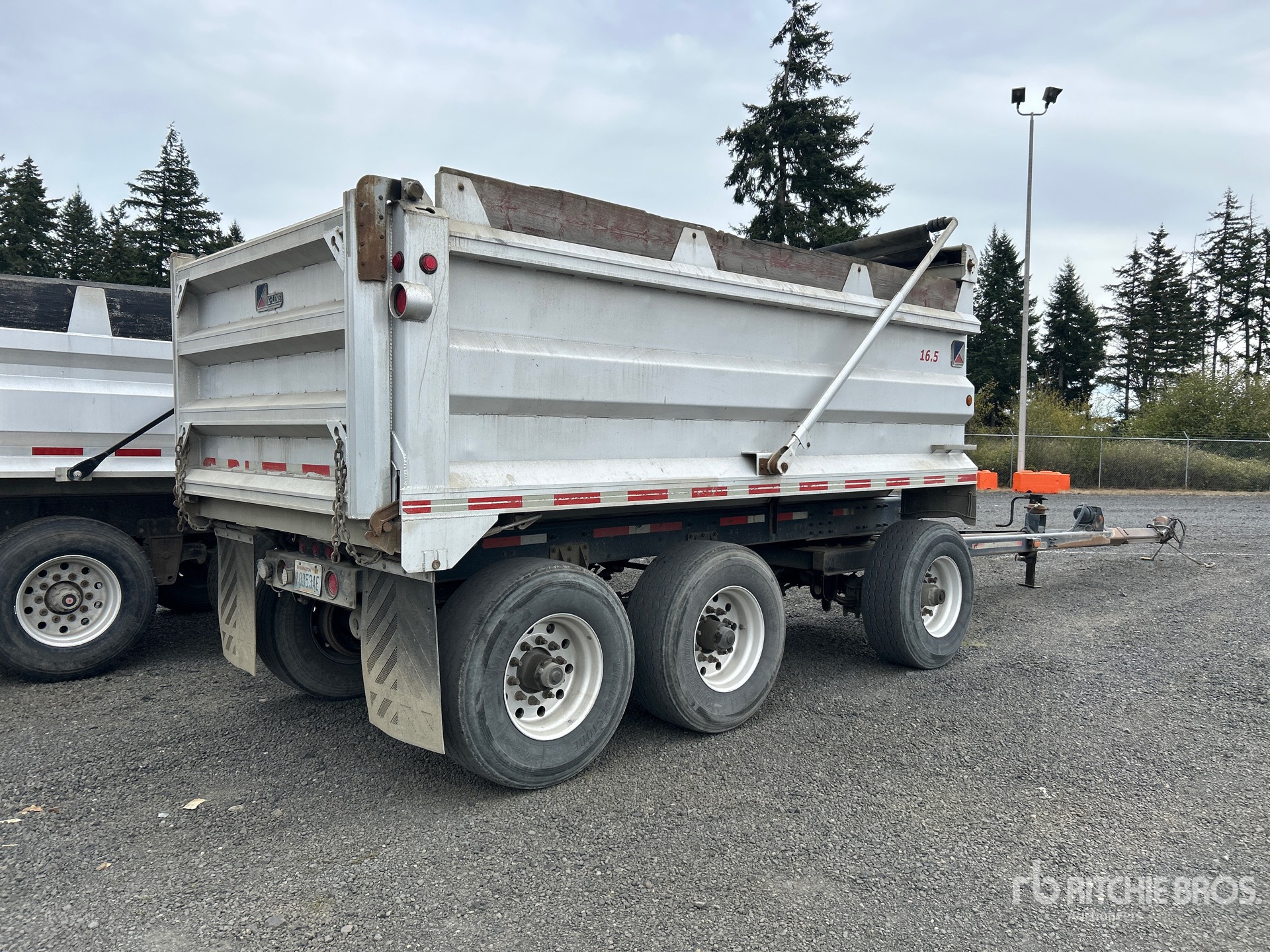 2006 K-Line 15 ft 6 in Tri/A Turntable