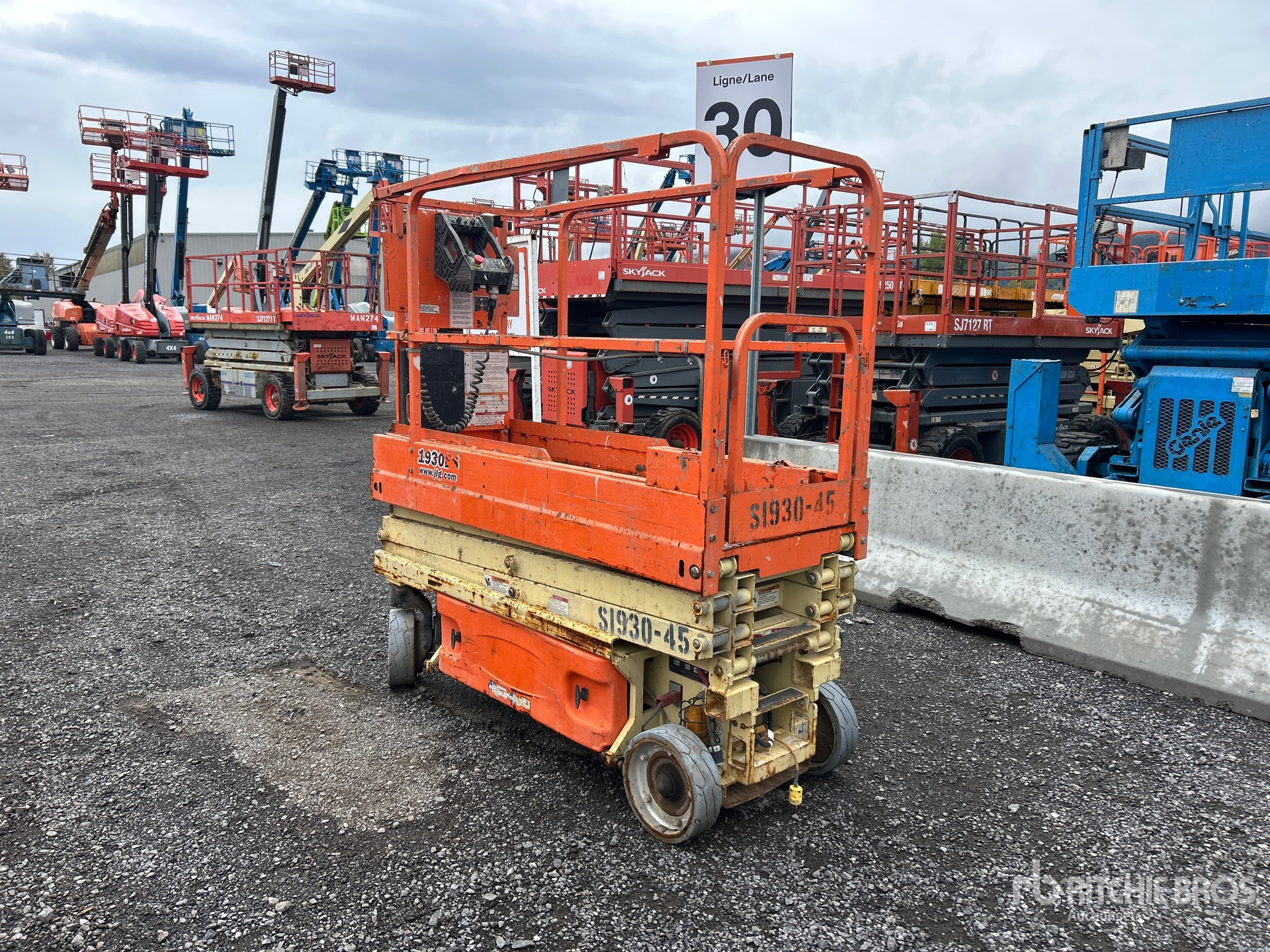 2015 JLG 1930ES