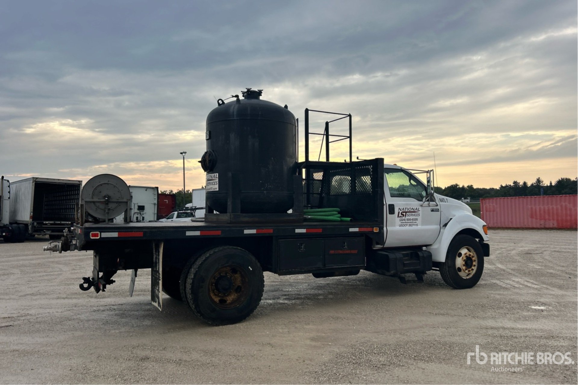 2000 Ford F-650