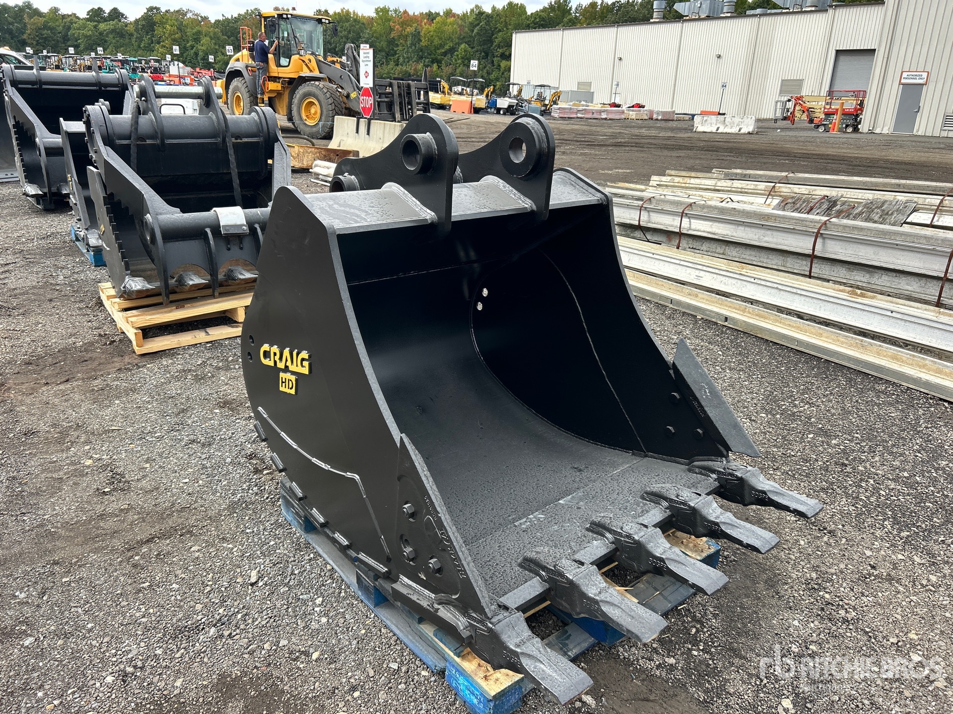 Craig 48 IN 1.5 CYD DIGGING - FITS KO ...