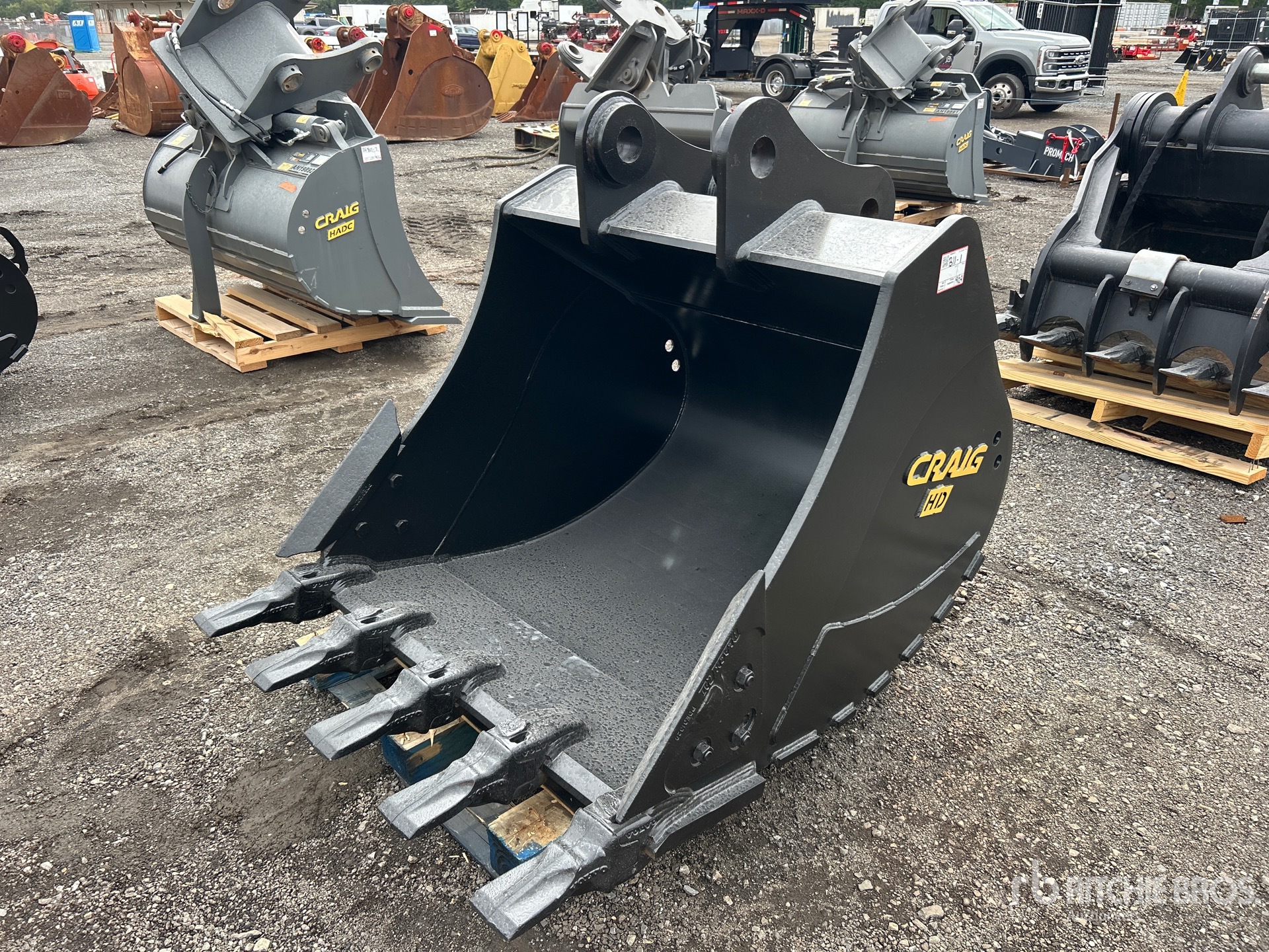 Photo of Craig 48 in 1.5 cyd Digging - Fits Ko ...